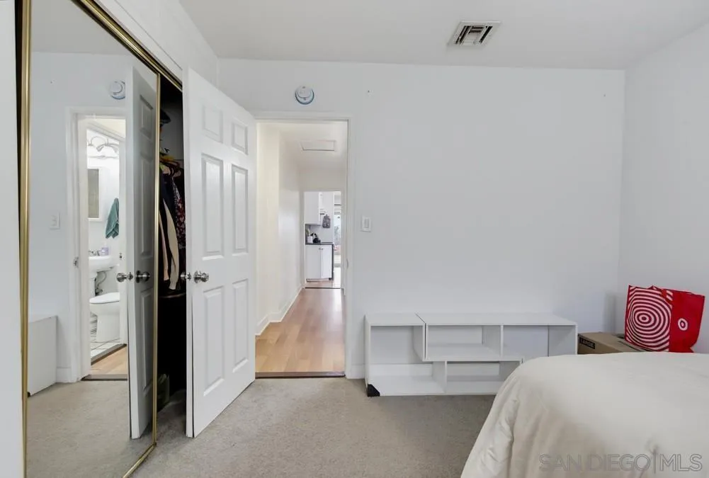 https://cdn.realtyfeed.com/cdn/127/260019990/9ce13a96617703933f2e8af96a841d9d.webp