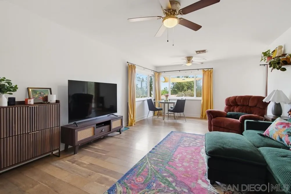 https://cdn.realtyfeed.com/cdn/127/260019990/b6822f616a41a35ecd1bbd60f6f485a5.webp