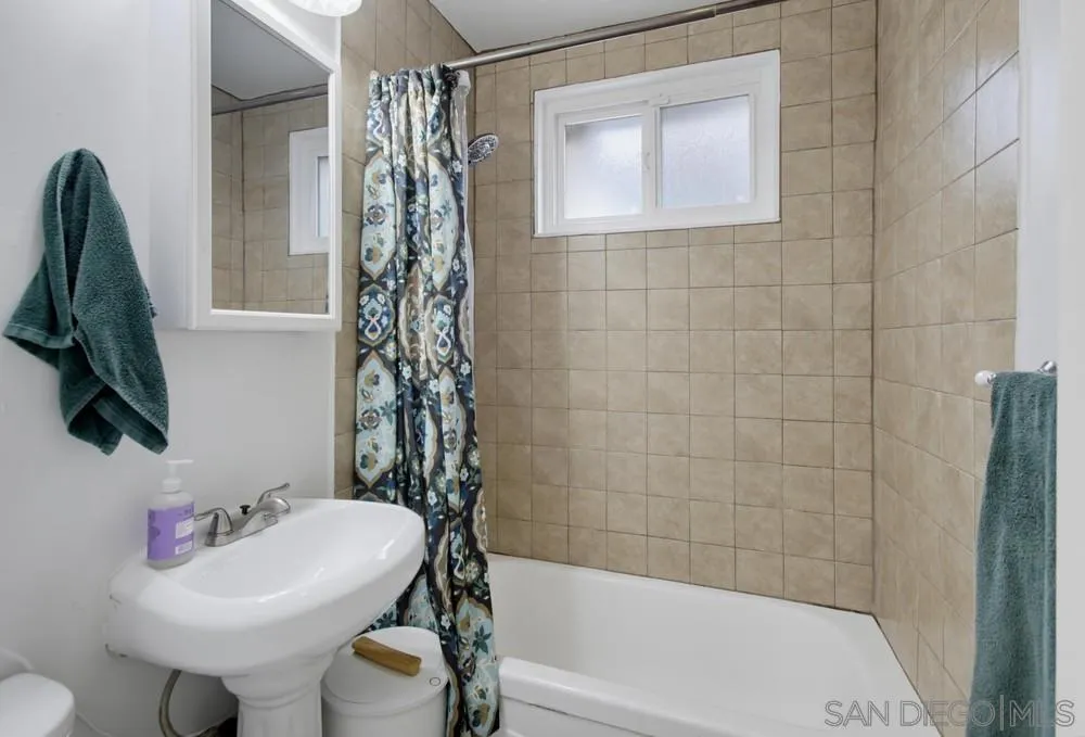 https://cdn.realtyfeed.com/cdn/127/260019990/f6a57e222ad9d9dacf553b6c5d1c00be.webp