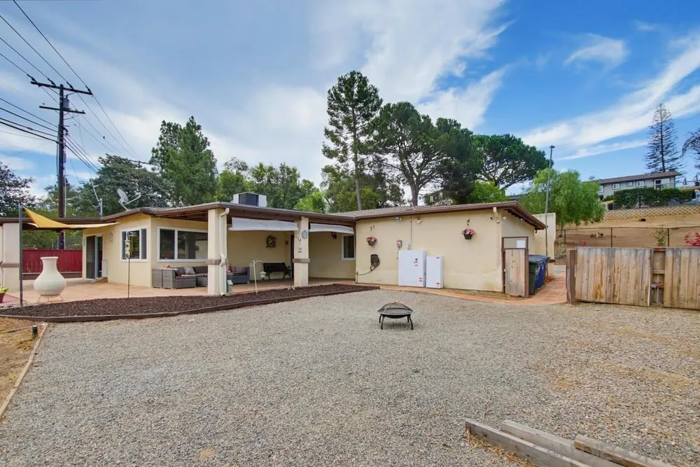 https://cdn.realtyfeed.com/cdn/127/260019990/fe69d40a973570c57031e837037c6bf7.webp