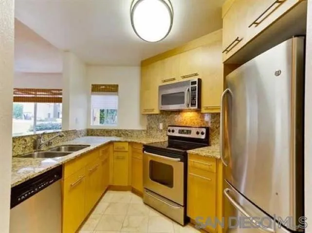 7425 Charmant Drive Unit 2805, San Diego, CA 92122 - Photo 5 of 27, San Diego, CA