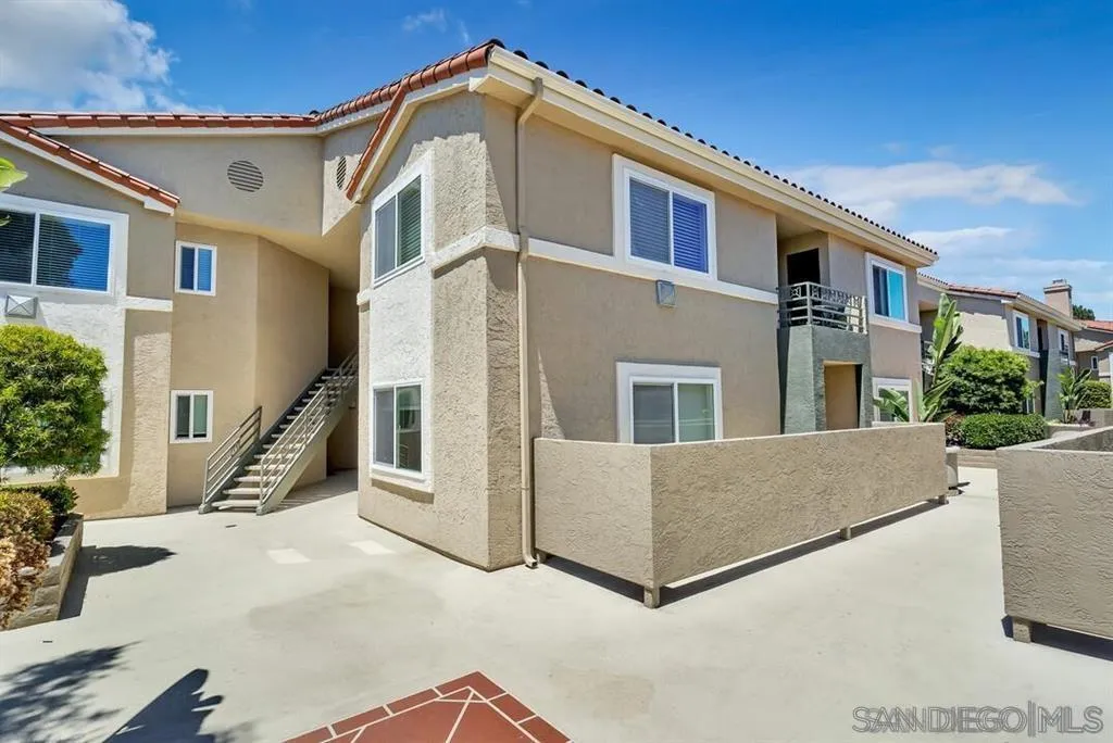 7425 Charmant Drive Unit 2805, San Diego, CA 92122 - Photo 4 of 27, San Diego, CA