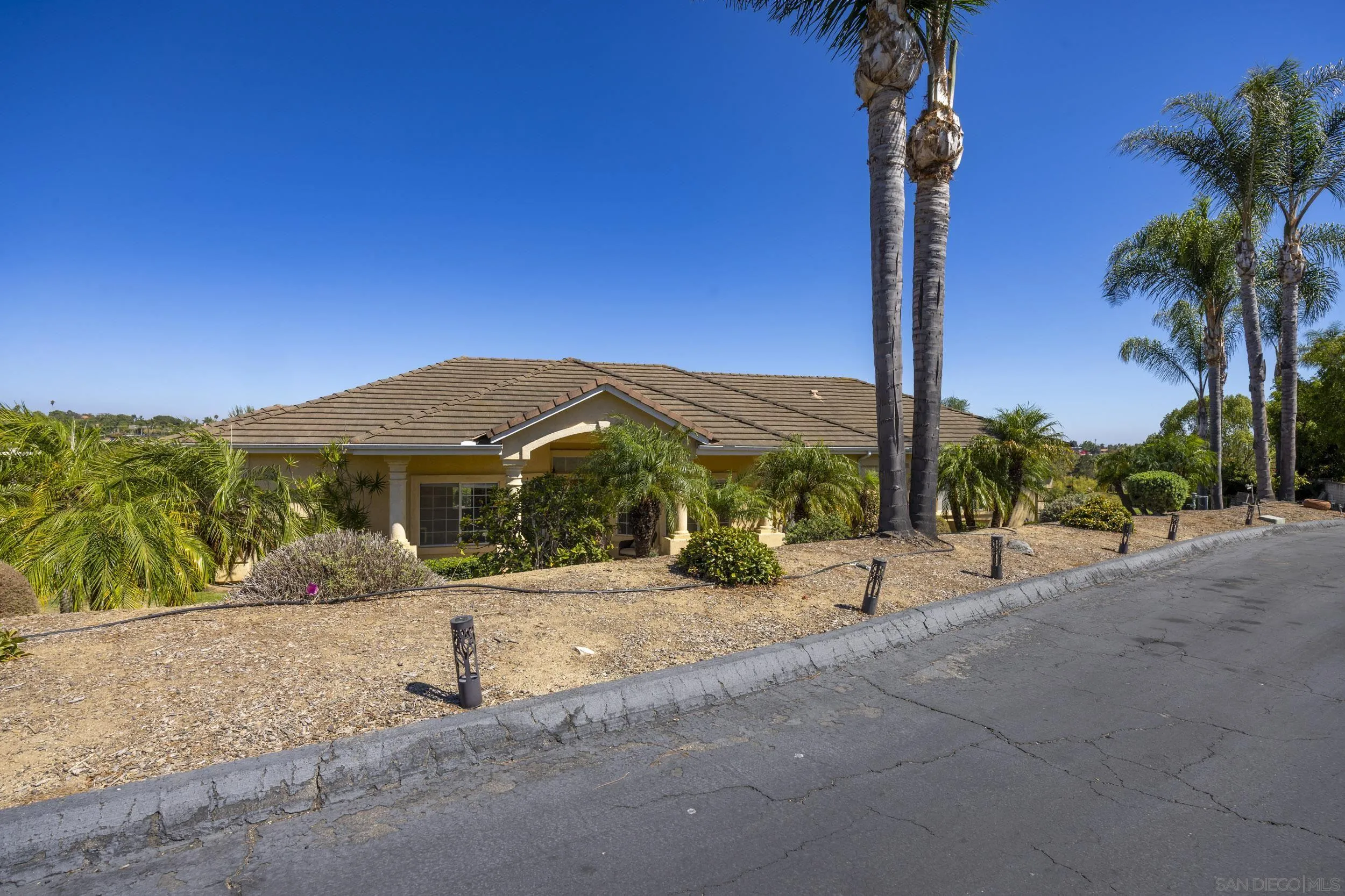 https://cdn.realtyfeed.com/cdn/127/260020001/0b8ba3aa765701a68506139d16a2154e.webp