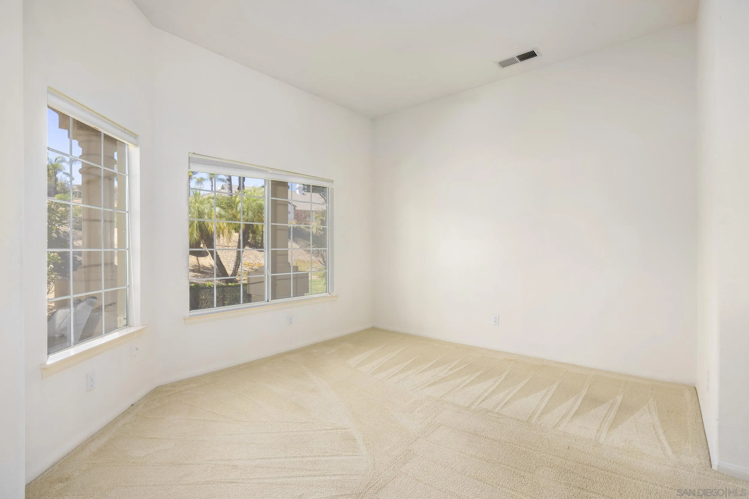 https://cdn.realtyfeed.com/cdn/127/260020001/1e9685cd2d364820c6baa8e7a4c55a80.webp