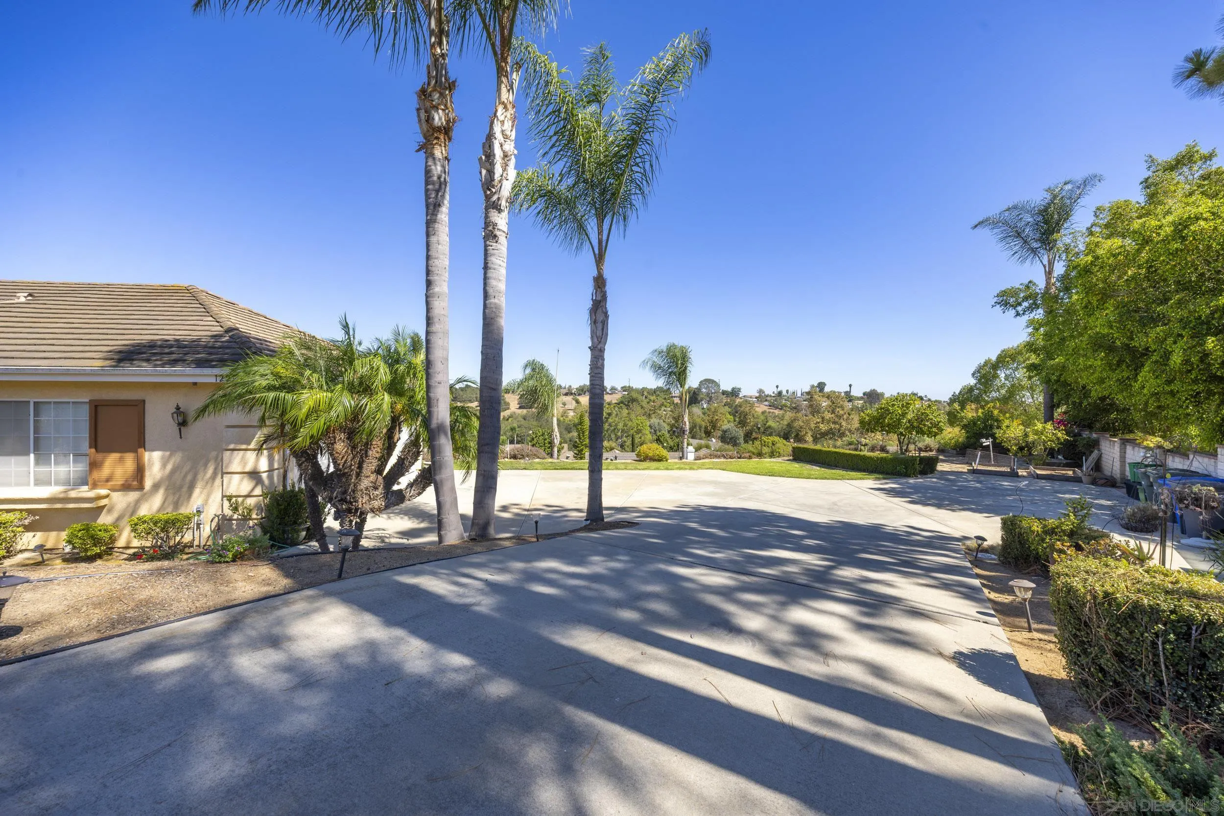 https://cdn.realtyfeed.com/cdn/127/260020001/33cb464c86f07cd155a780aa3ea55b0f.webp