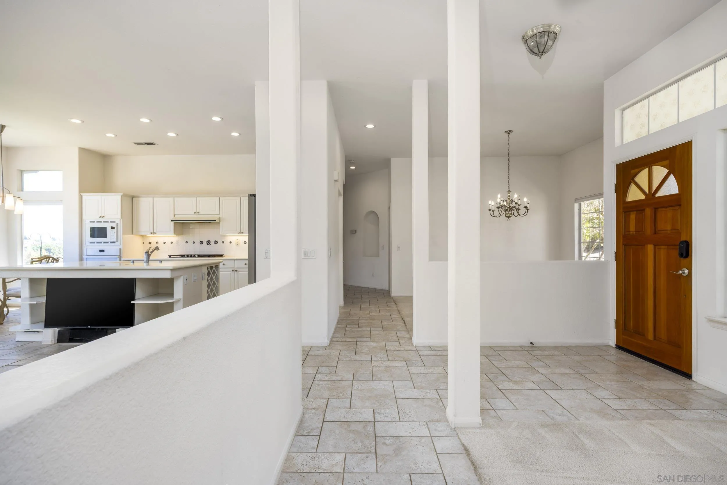 https://cdn.realtyfeed.com/cdn/127/260020001/6c56bad673b4b5e3247ebf232bdb61db.webp