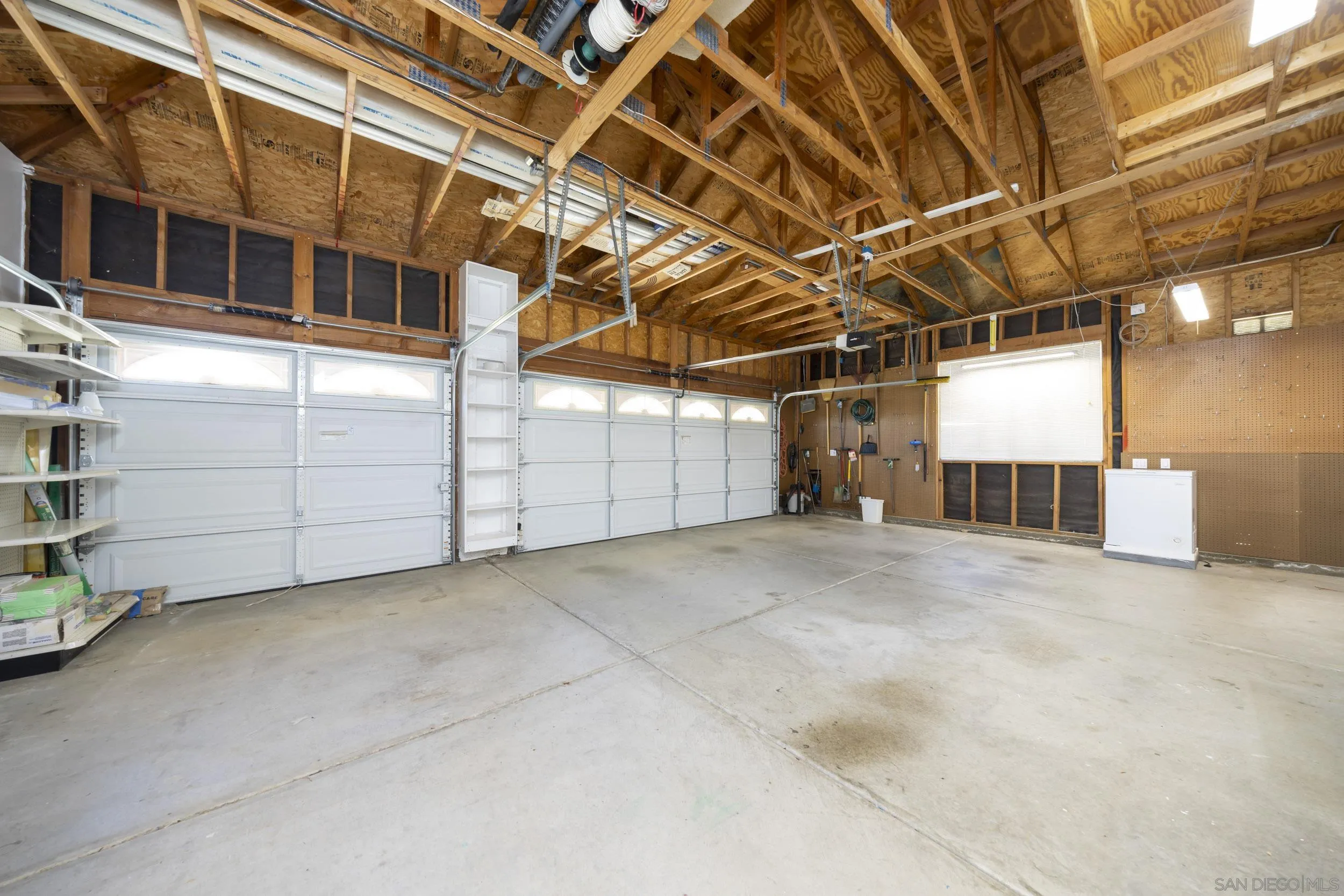 https://cdn.realtyfeed.com/cdn/127/260020001/b0c460de4c2f5b701510d201fe6836ca.webp