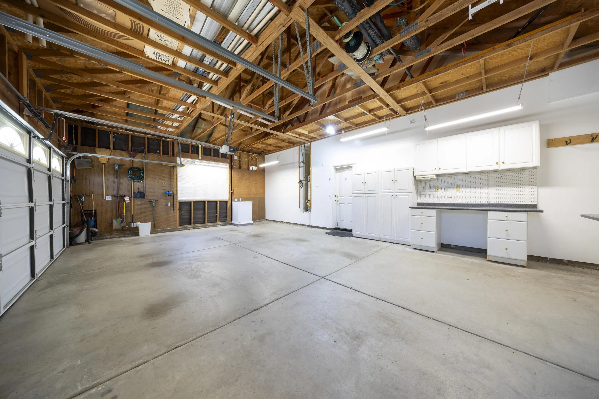 https://cdn.realtyfeed.com/cdn/127/260020001/d21645e38918f70f38785948af1d8942.webp