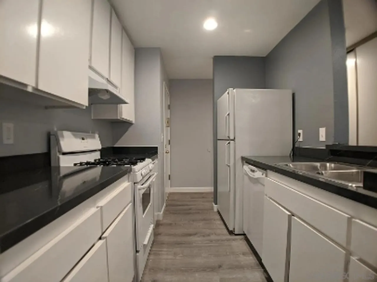 Photo #5: 260020003 Listing: Photo #5