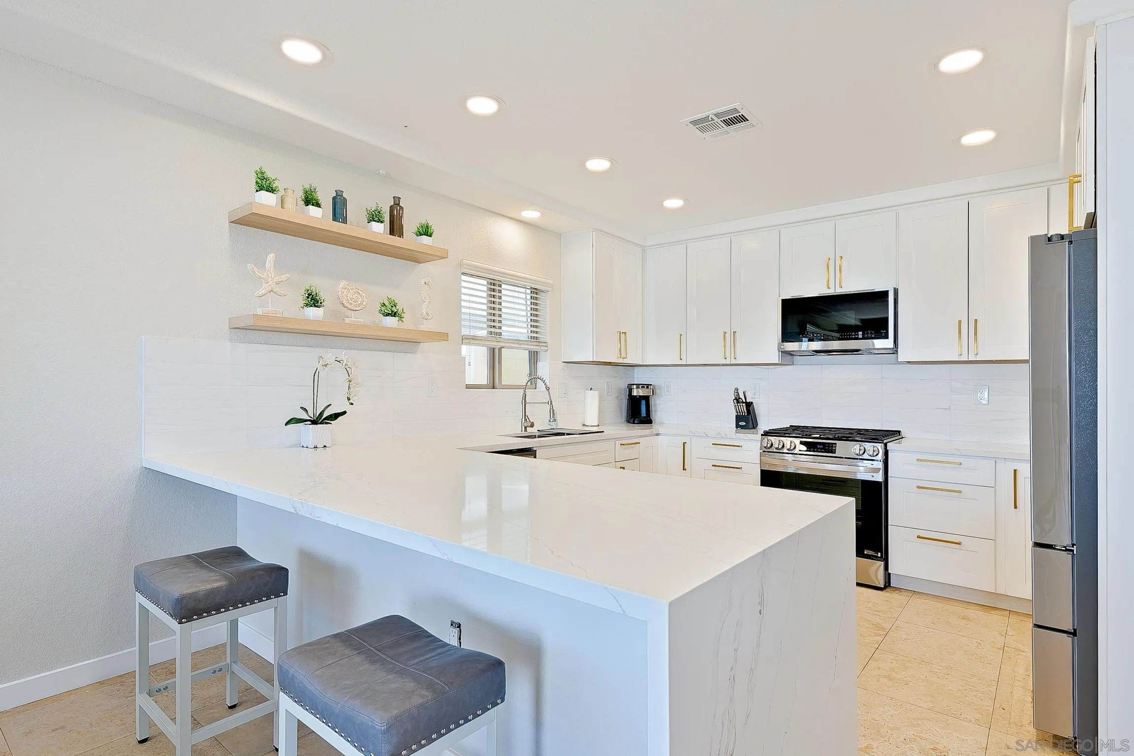 https://cdn.realtyfeed.com/cdn/127/260020004/8533b7b1b2f91ec89b3d0f129b72026b.webp
