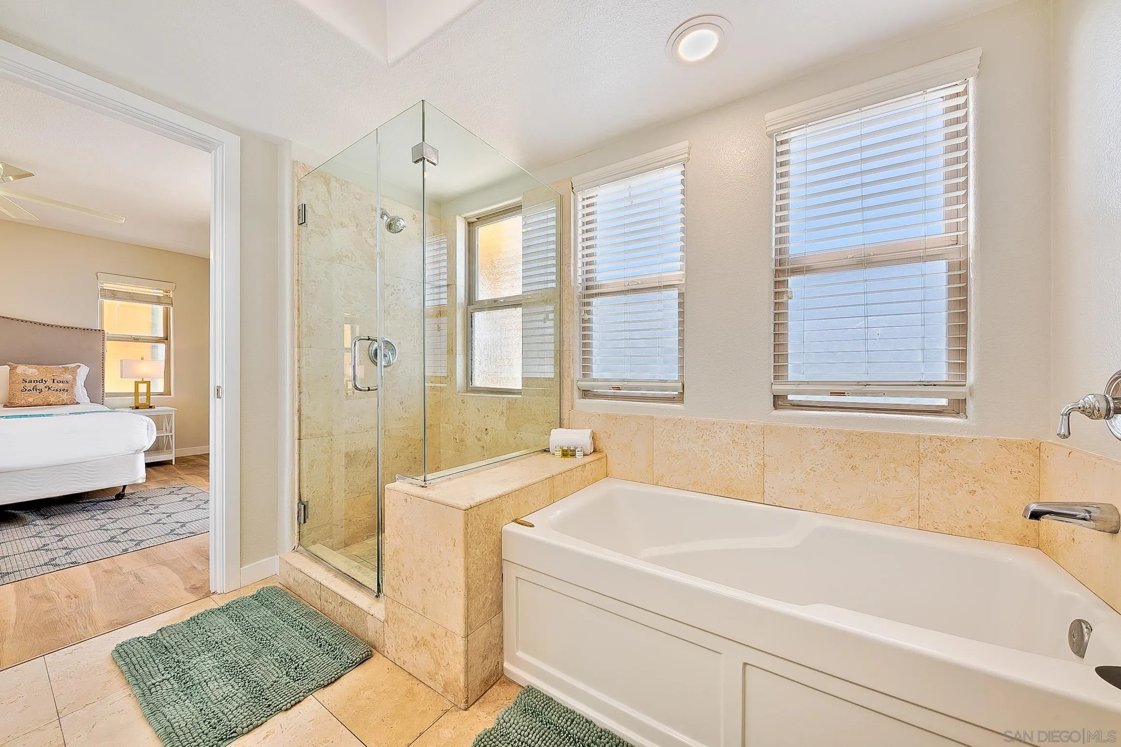 https://cdn.realtyfeed.com/cdn/127/260020004/ef491a780c4d1a1209a9968fd8b2fb55.webp