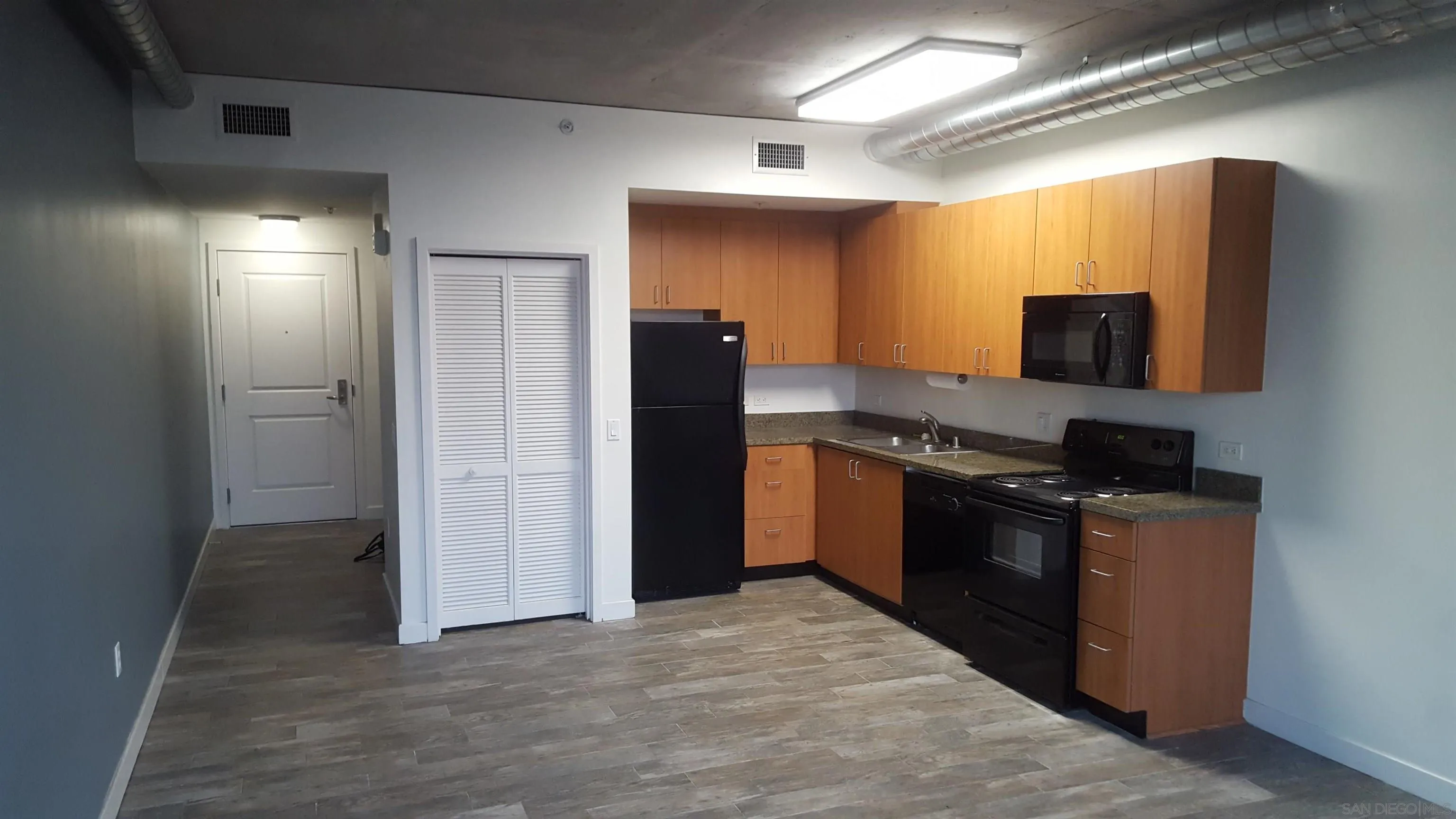 Photo #3: 260020009 Listing: Photo #3