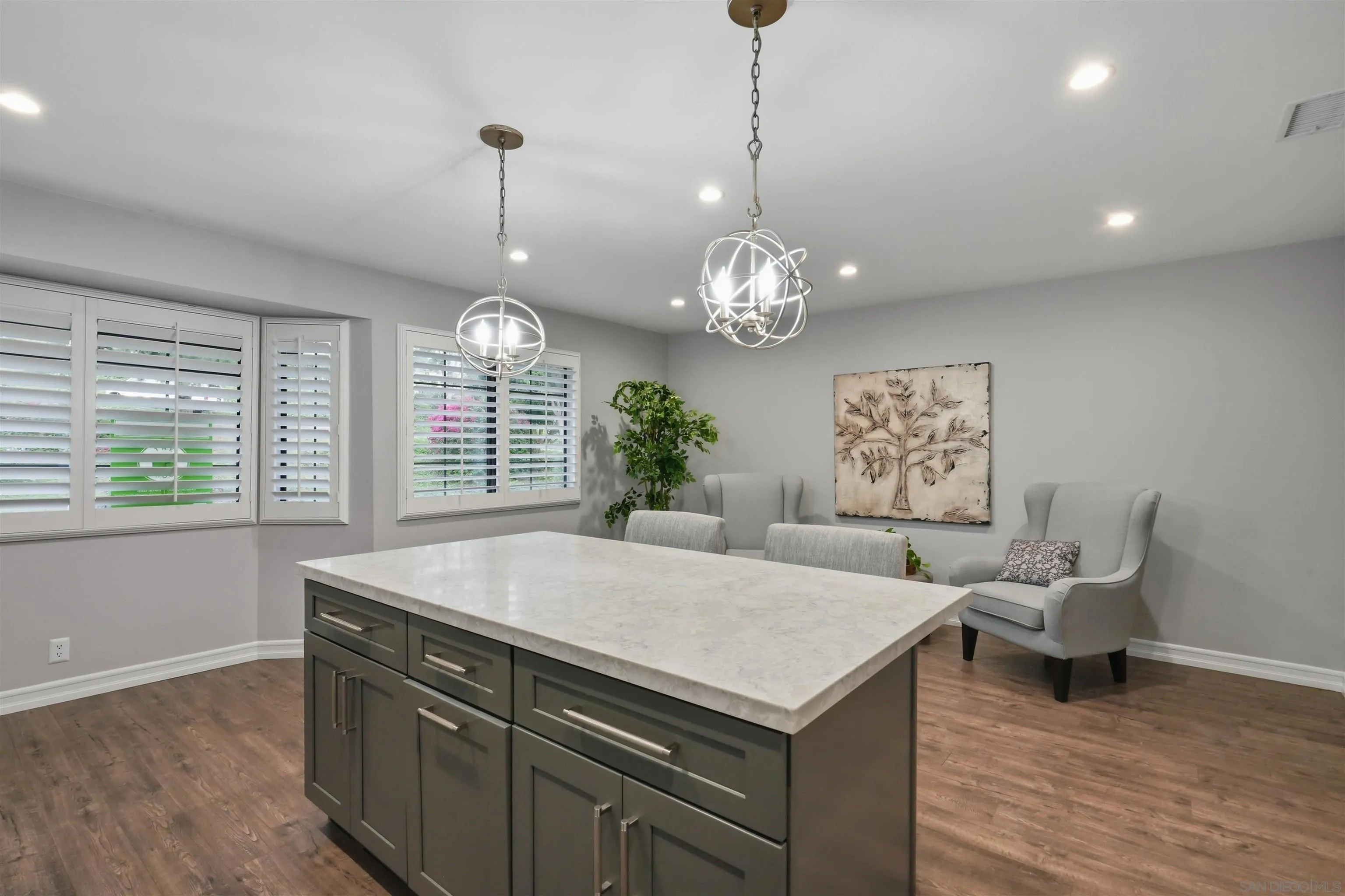 https://cdn.realtyfeed.com/cdn/127/260020010/0a0cca2376d1fa53fc14f5e25b6c5f8b.webp