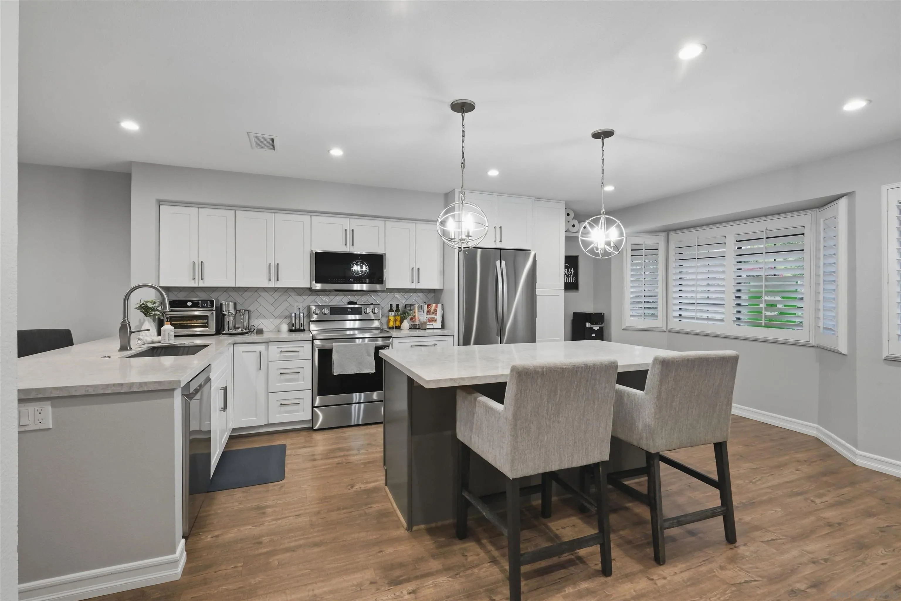 https://cdn.realtyfeed.com/cdn/127/260020010/8e67bb328ca31a03e2e7ea5ab96fa172.webp