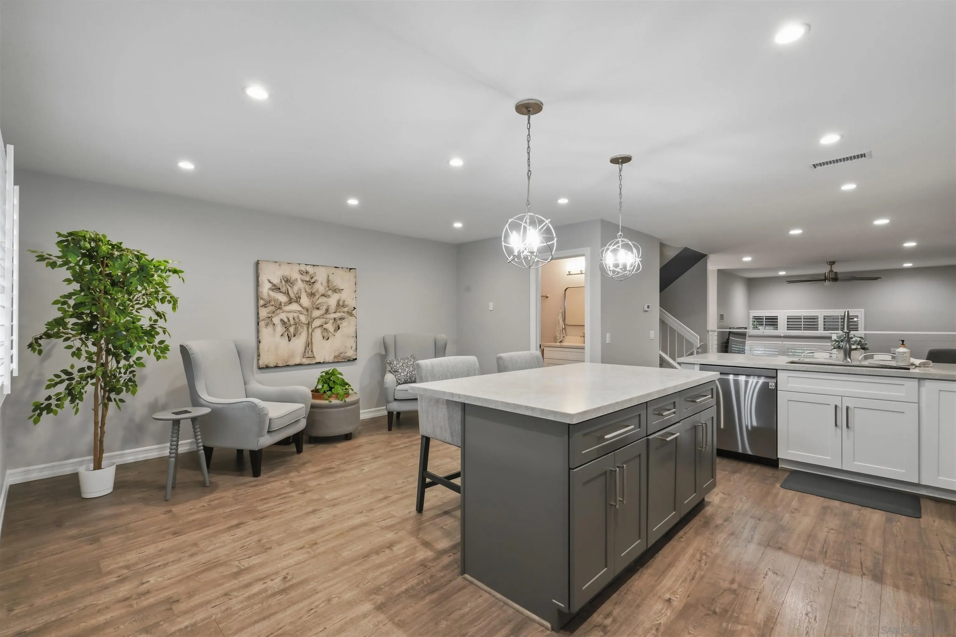 https://cdn.realtyfeed.com/cdn/127/260020010/bd1ab0e666efbbd25f4f0bd1820e5995.webp