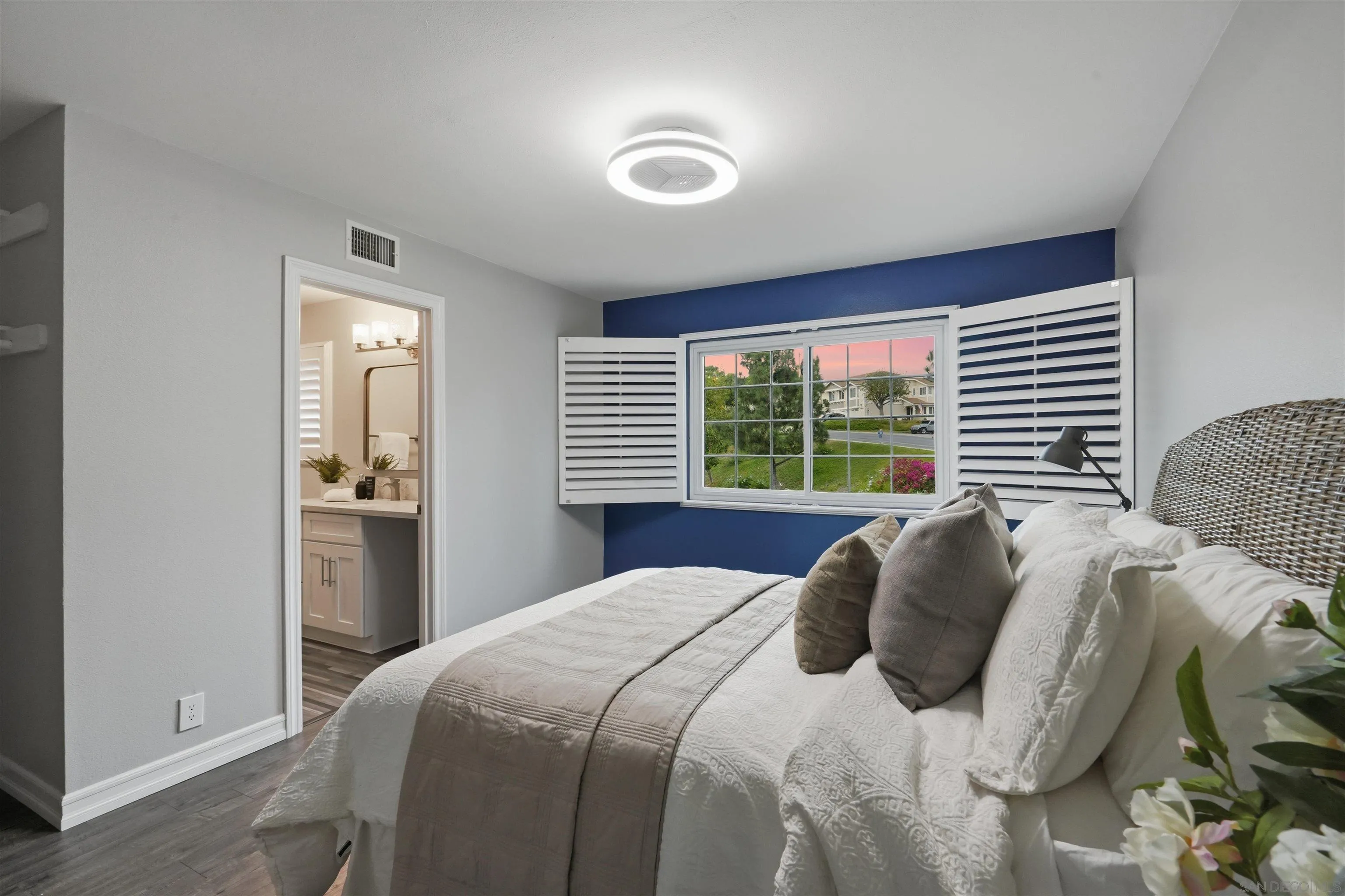 https://cdn.realtyfeed.com/cdn/127/260020010/c2481f70a0112d966d14d8cdc325af55.webp
