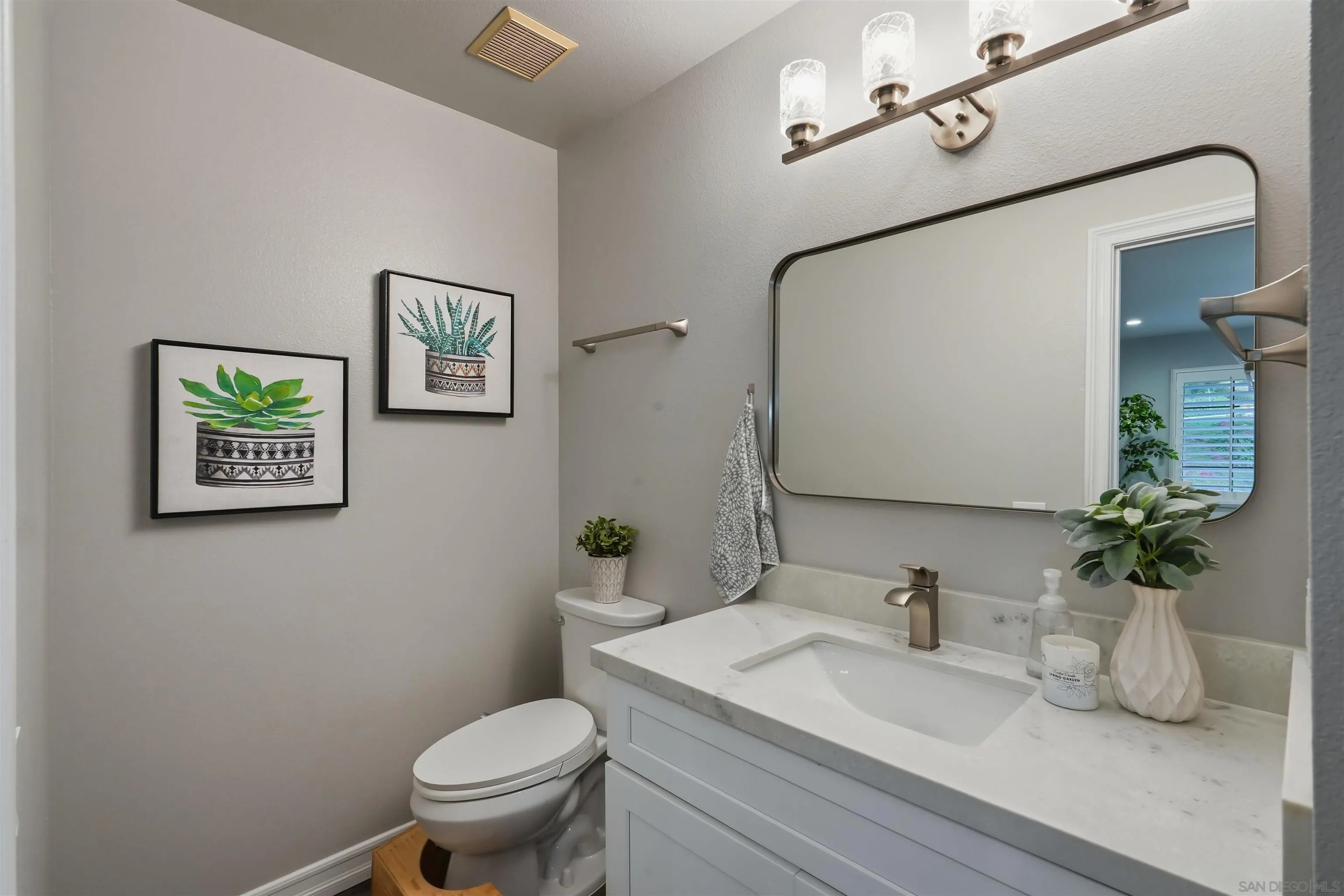 https://cdn.realtyfeed.com/cdn/127/260020010/f4b0a1e22dbb0cabedb265fb131637aa.webp