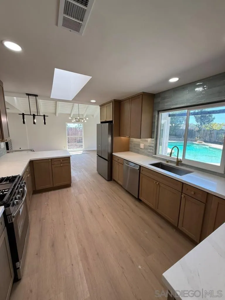 https://cdn.realtyfeed.com/cdn/127/260020013/bdae50199484581bb469575e748e3db9.webp