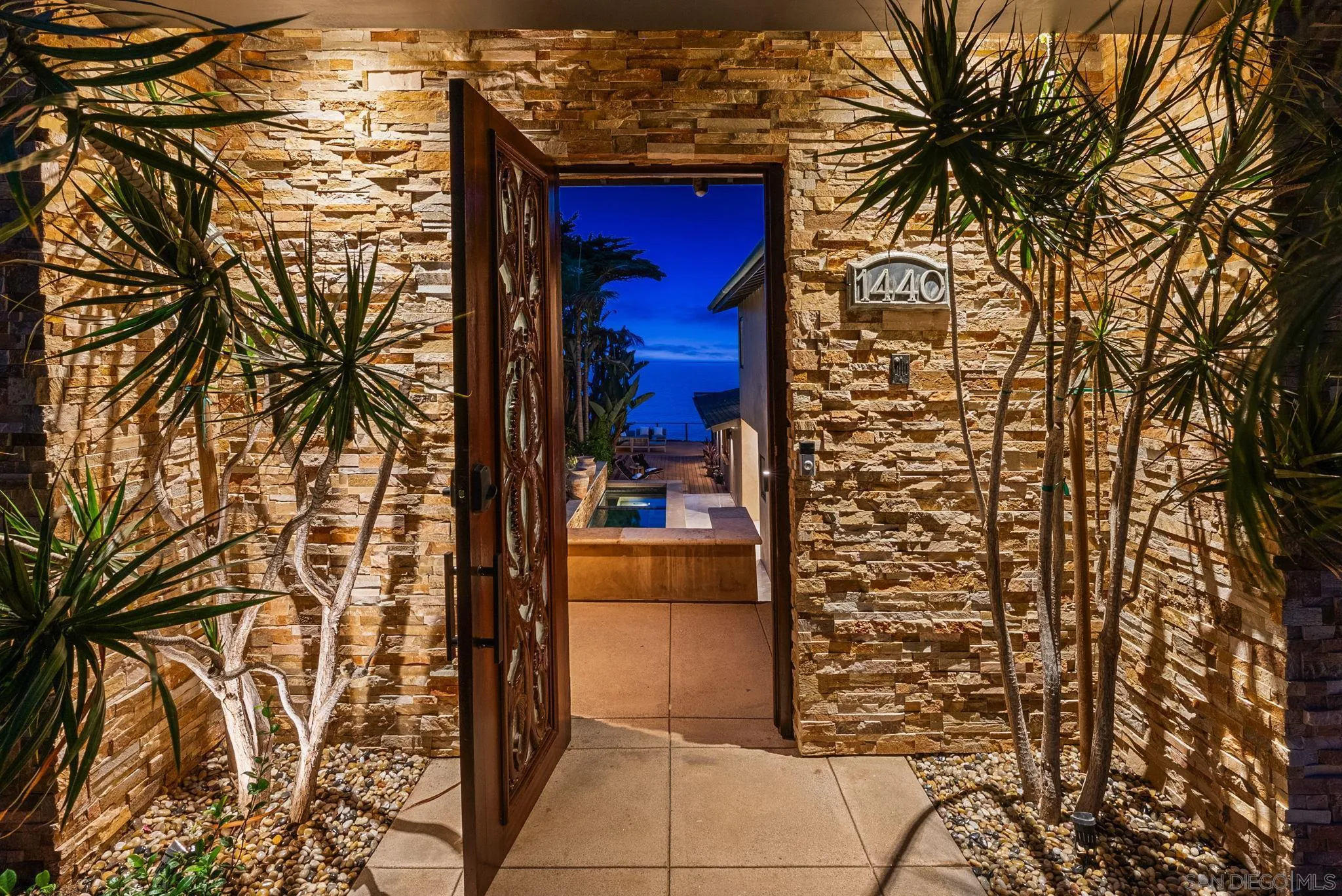 https://cdn.realtyfeed.com/cdn/127/260020015/2f4713defa02e4fc4052b2c51aa87acb.webp