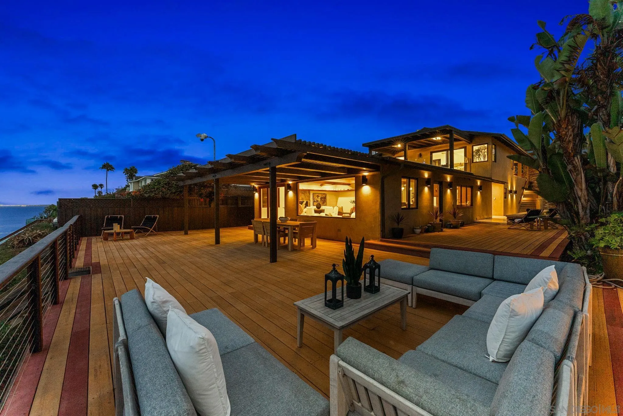 https://cdn.realtyfeed.com/cdn/127/260020015/42d7ee46f624053f77384849f136548d.webp