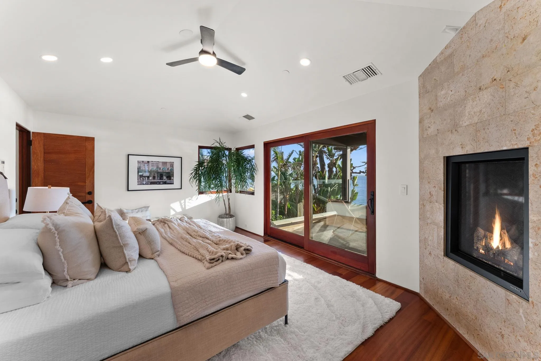 https://cdn.realtyfeed.com/cdn/127/260020015/e9272180c4925d416b26ed2b22cac808.webp