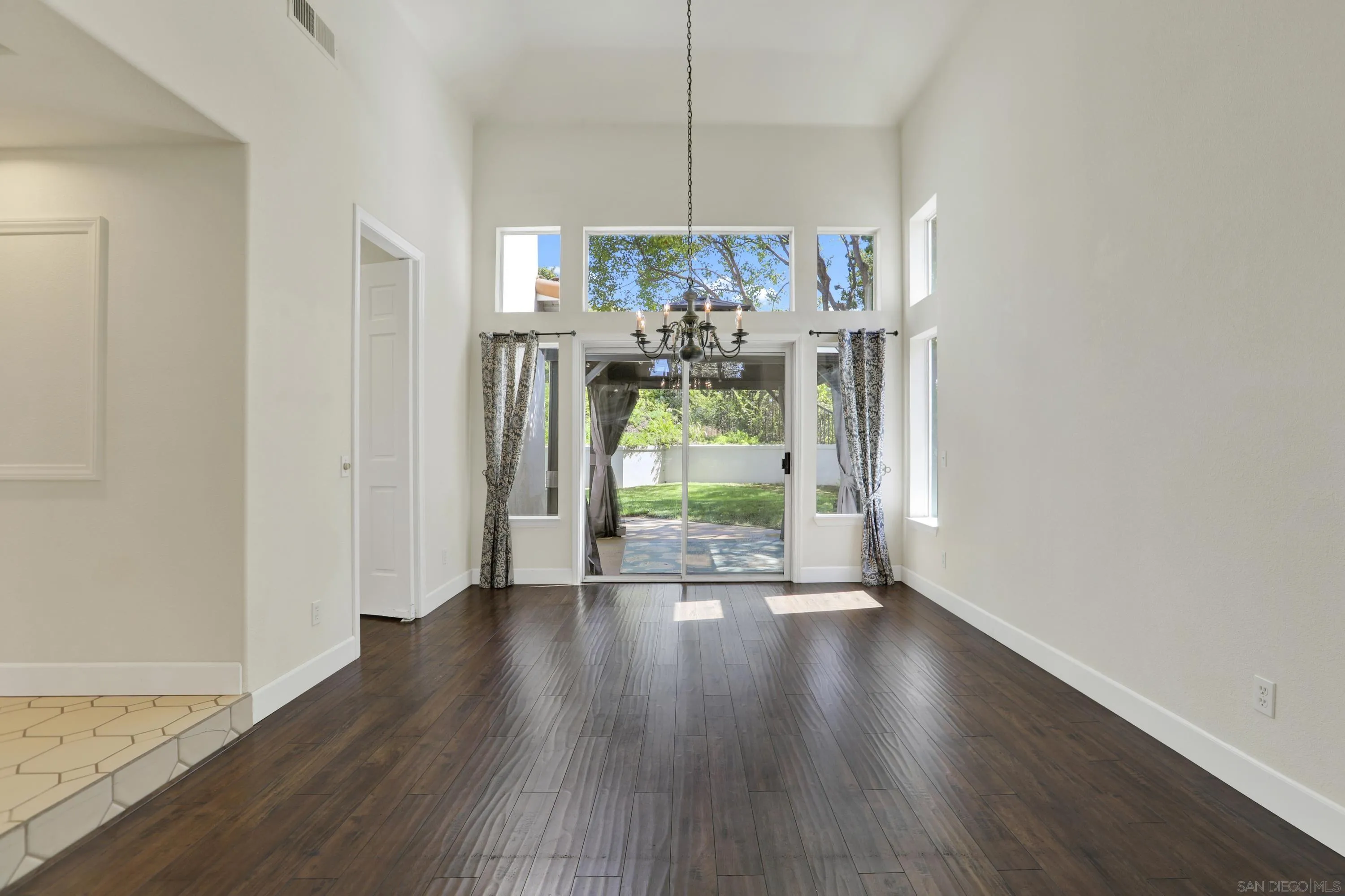 https://cdn.realtyfeed.com/cdn/127/260020018/c6cc16a0fd6ff658bdb4a63acc6b4731.webp