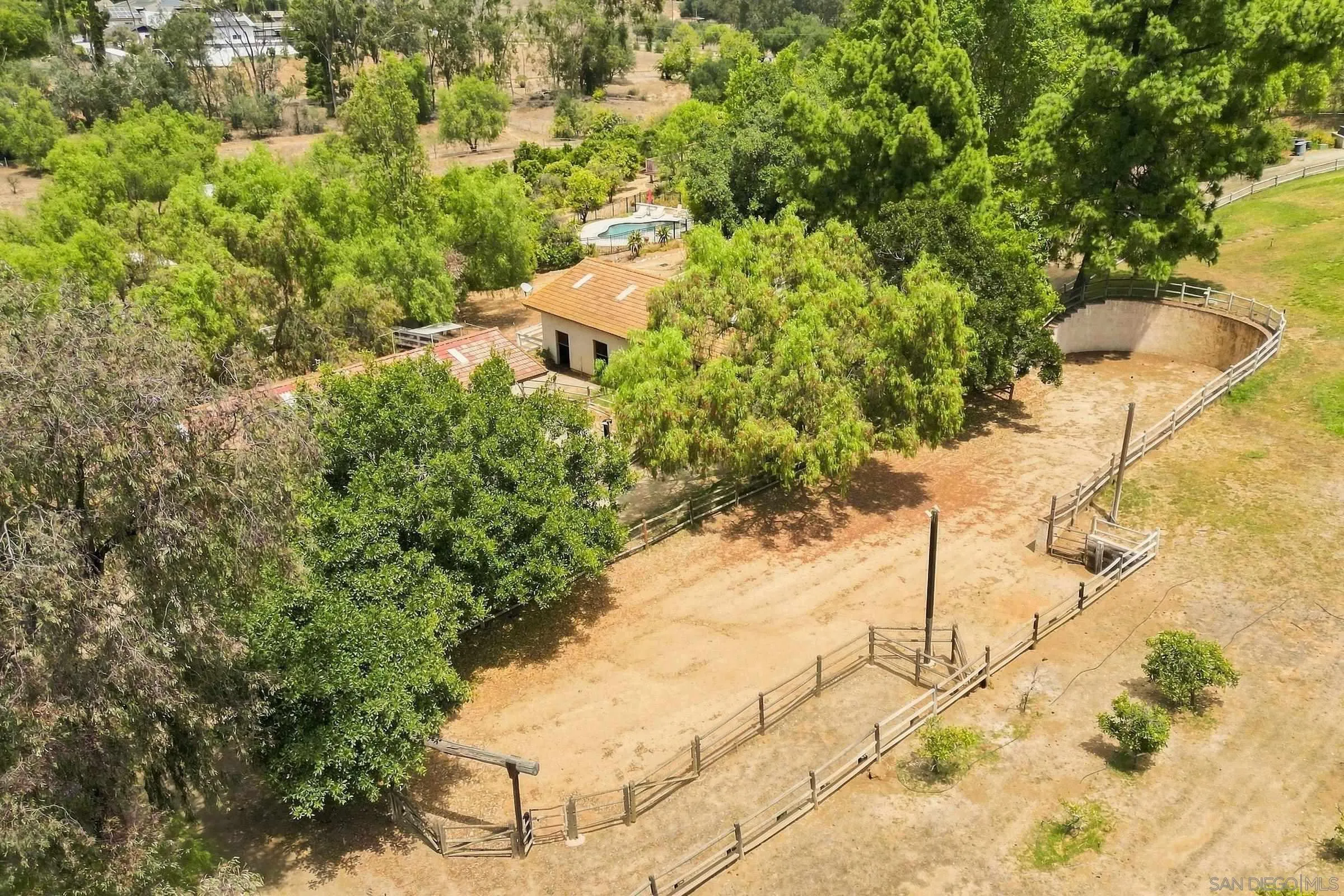 https://cdn.realtyfeed.com/cdn/127/260020020/047d63f4245ceade241a326f4a4088a6.webp