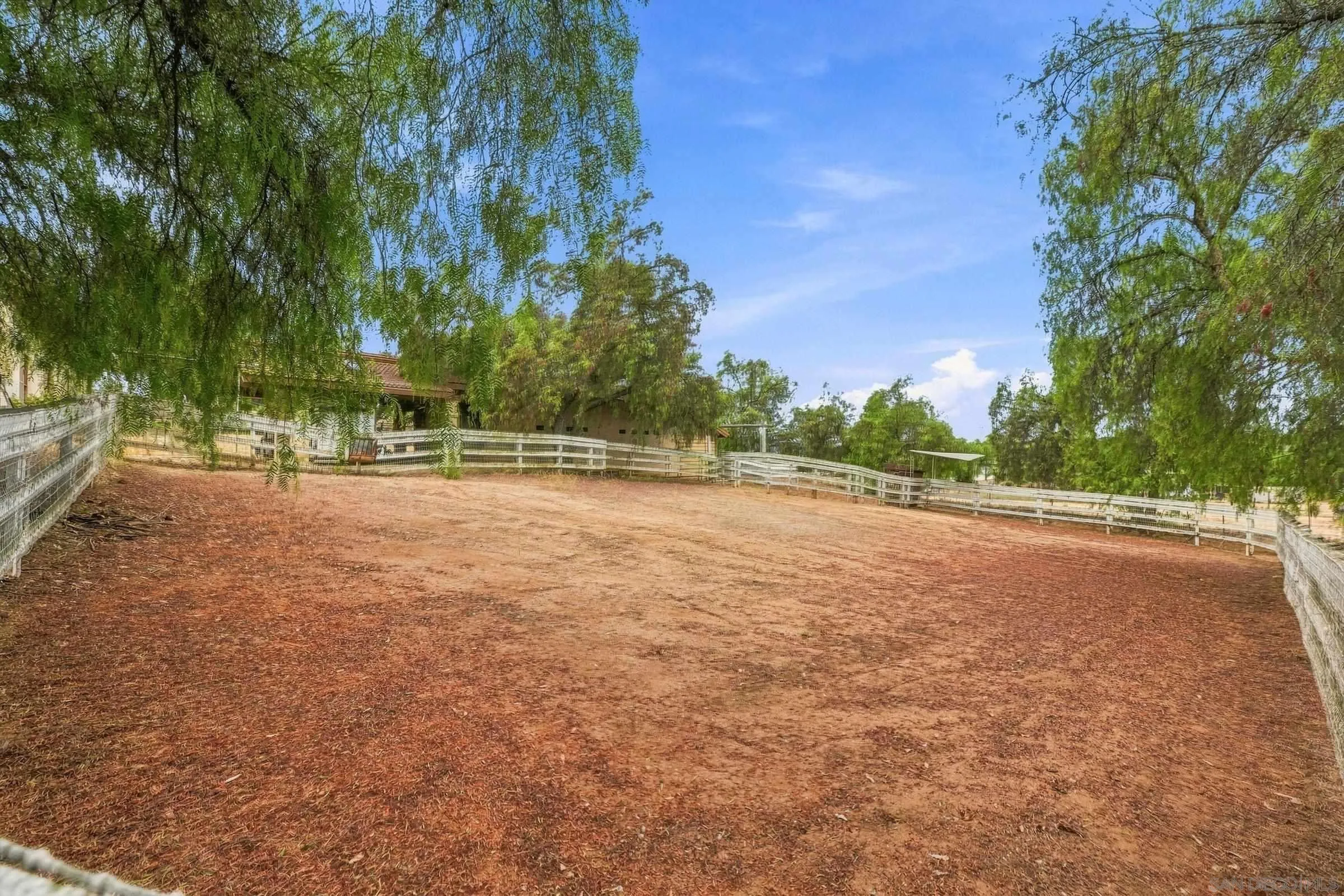 https://cdn.realtyfeed.com/cdn/127/260020020/58055b46c43dc621e2c2f5e64b9cc09e.webp