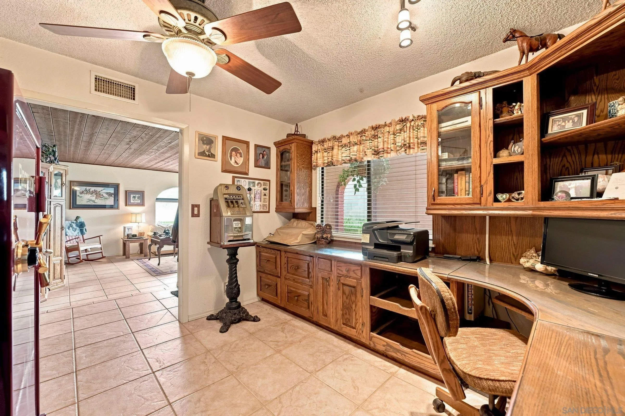 https://cdn.realtyfeed.com/cdn/127/260020020/777f1746f512290d0507c37bd3402e42.webp