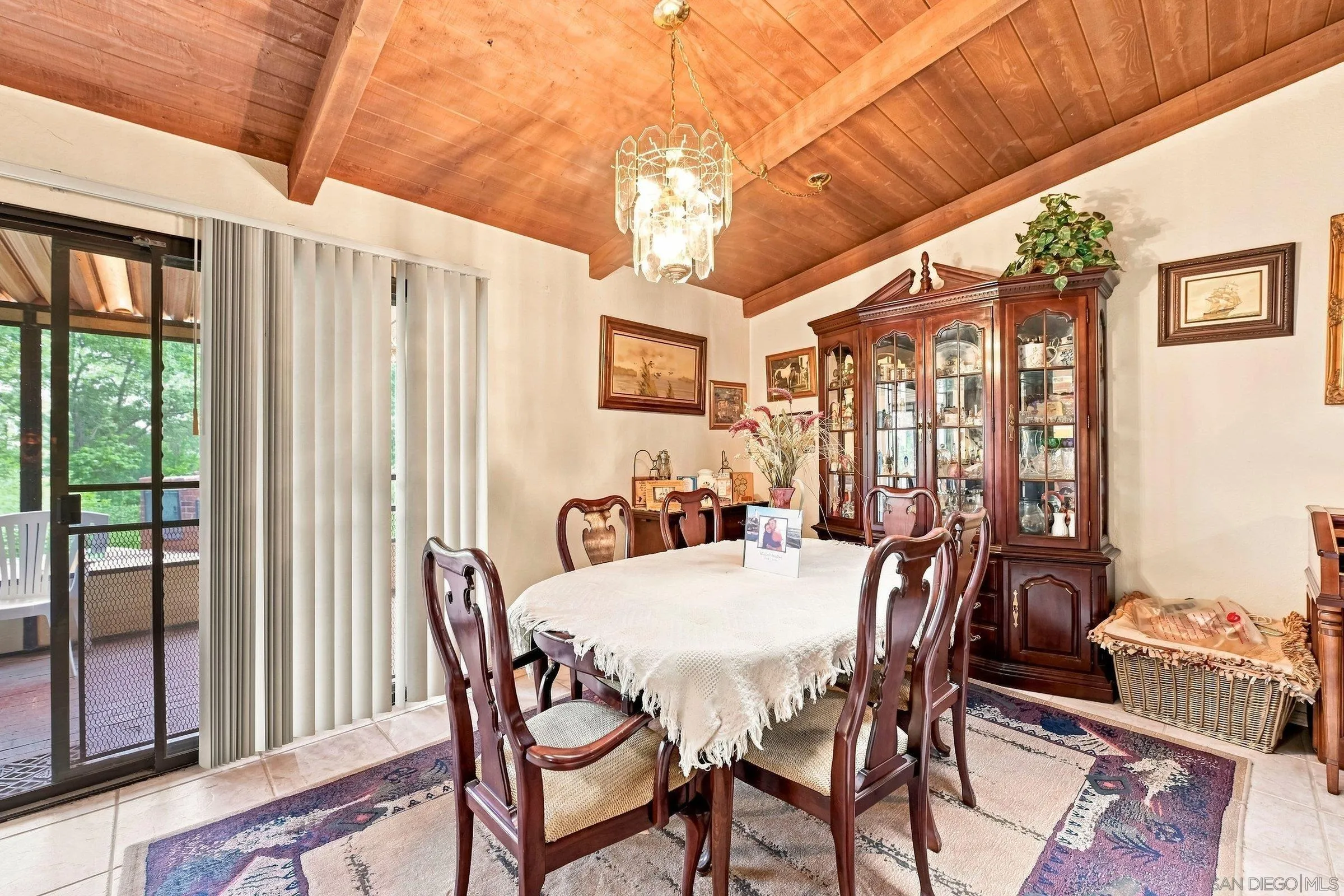 https://cdn.realtyfeed.com/cdn/127/260020020/aac3c372d6252729618831cd25b9b857.webp