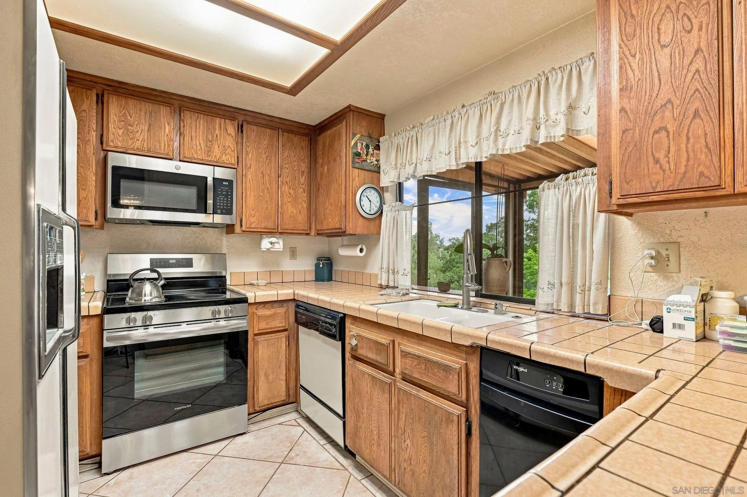 https://cdn.realtyfeed.com/cdn/127/260020020/d37cda34ac26238f845e49fef098da24.webp