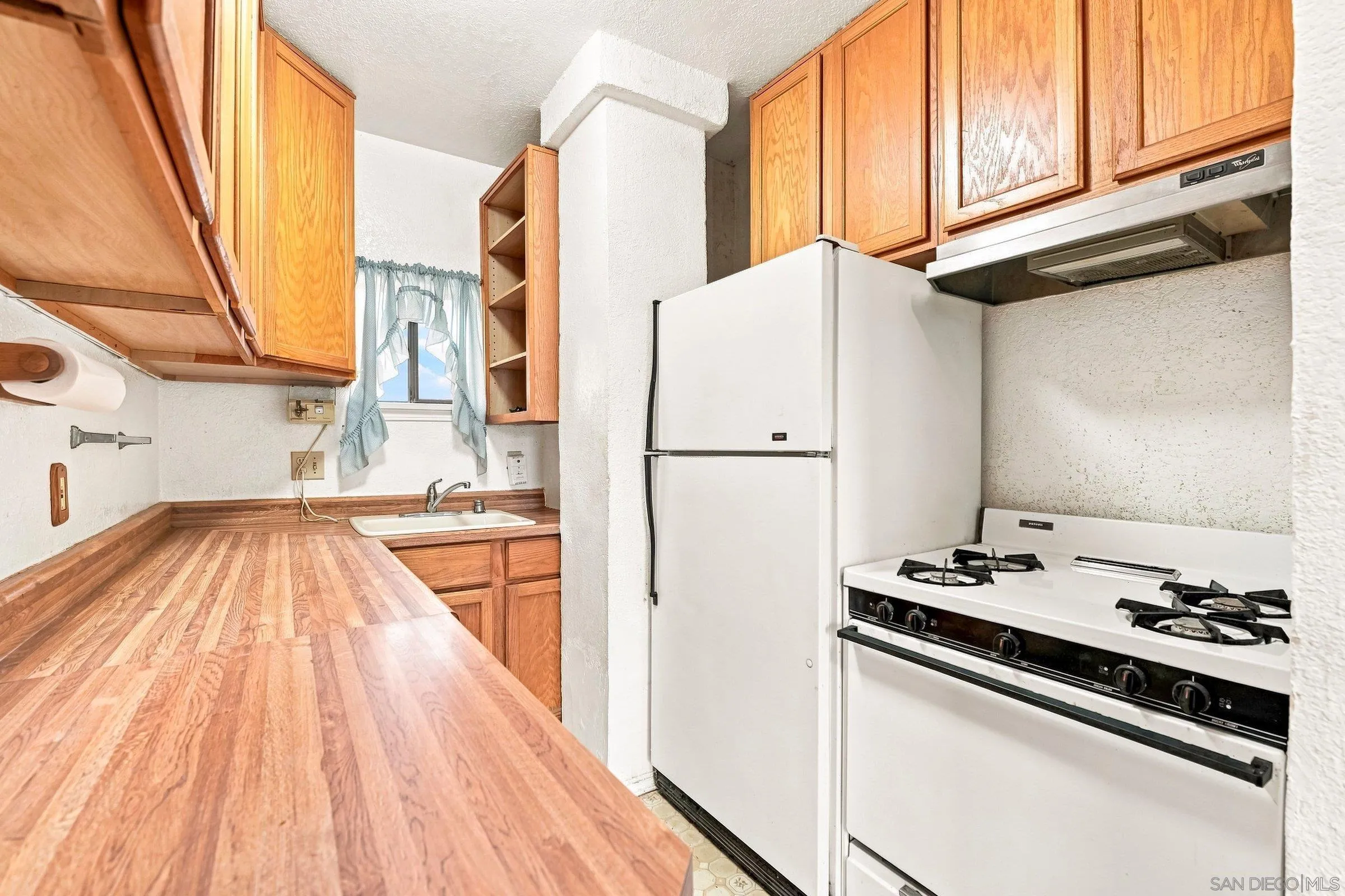 https://cdn.realtyfeed.com/cdn/127/260020020/ee8cef2bd40bf7a26a682e8733a6fe99.webp