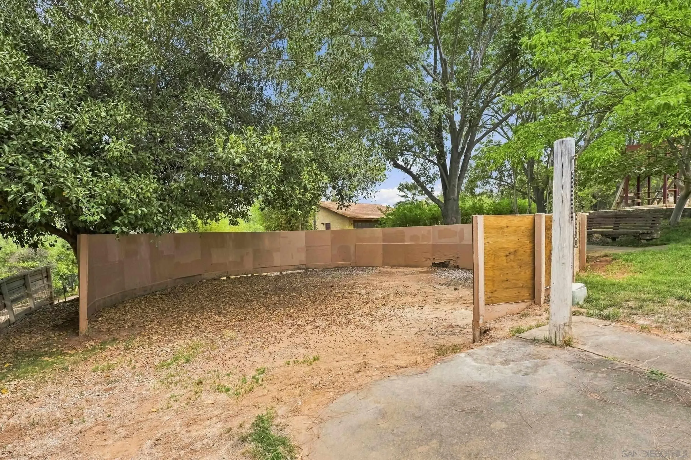 https://cdn.realtyfeed.com/cdn/127/260020020/ef26ef97525f2f7d9ad555e9d55f6d29.webp