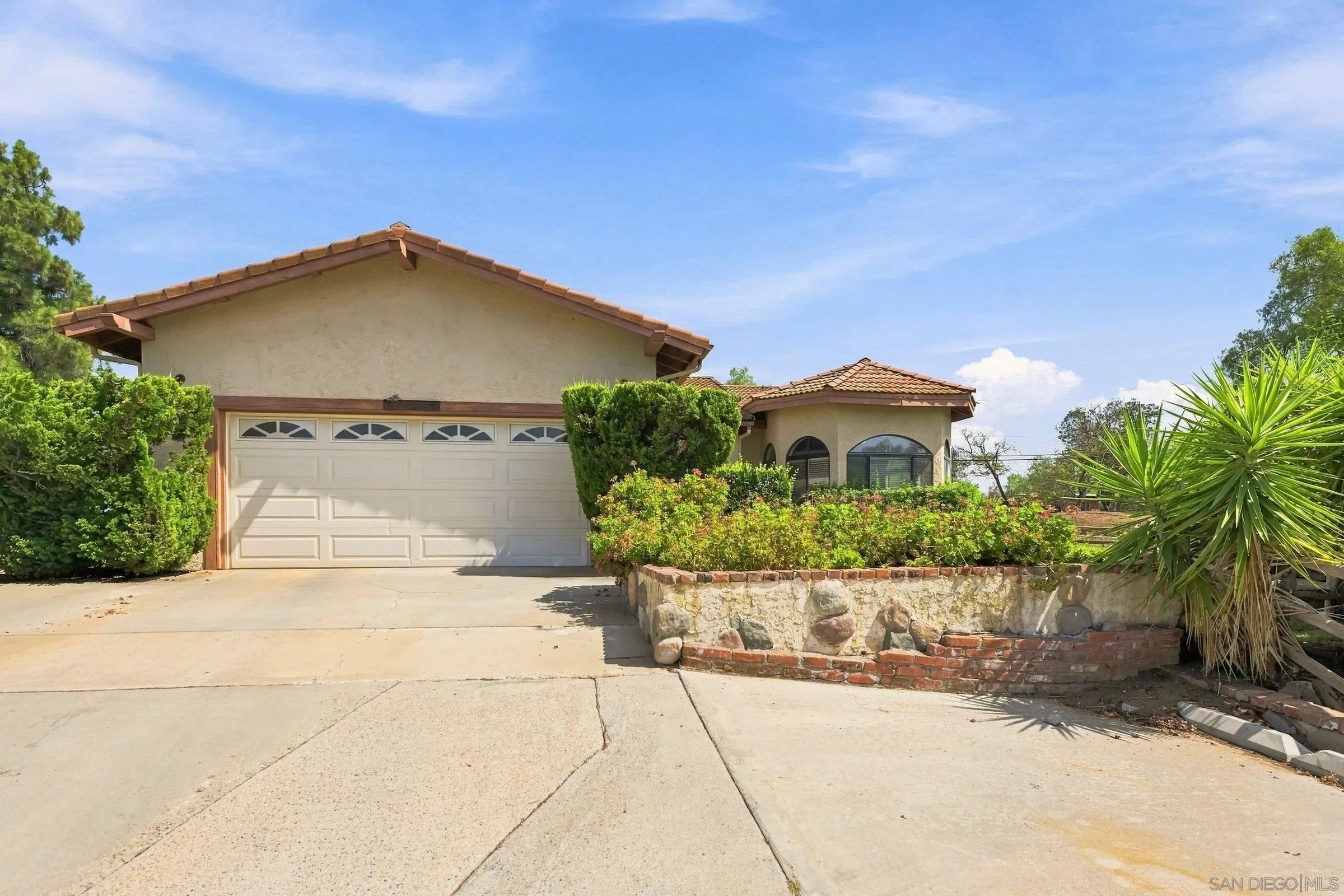 https://cdn.realtyfeed.com/cdn/127/260020020/f0f73a050a43ad0b509a8d6e5736657c.webp