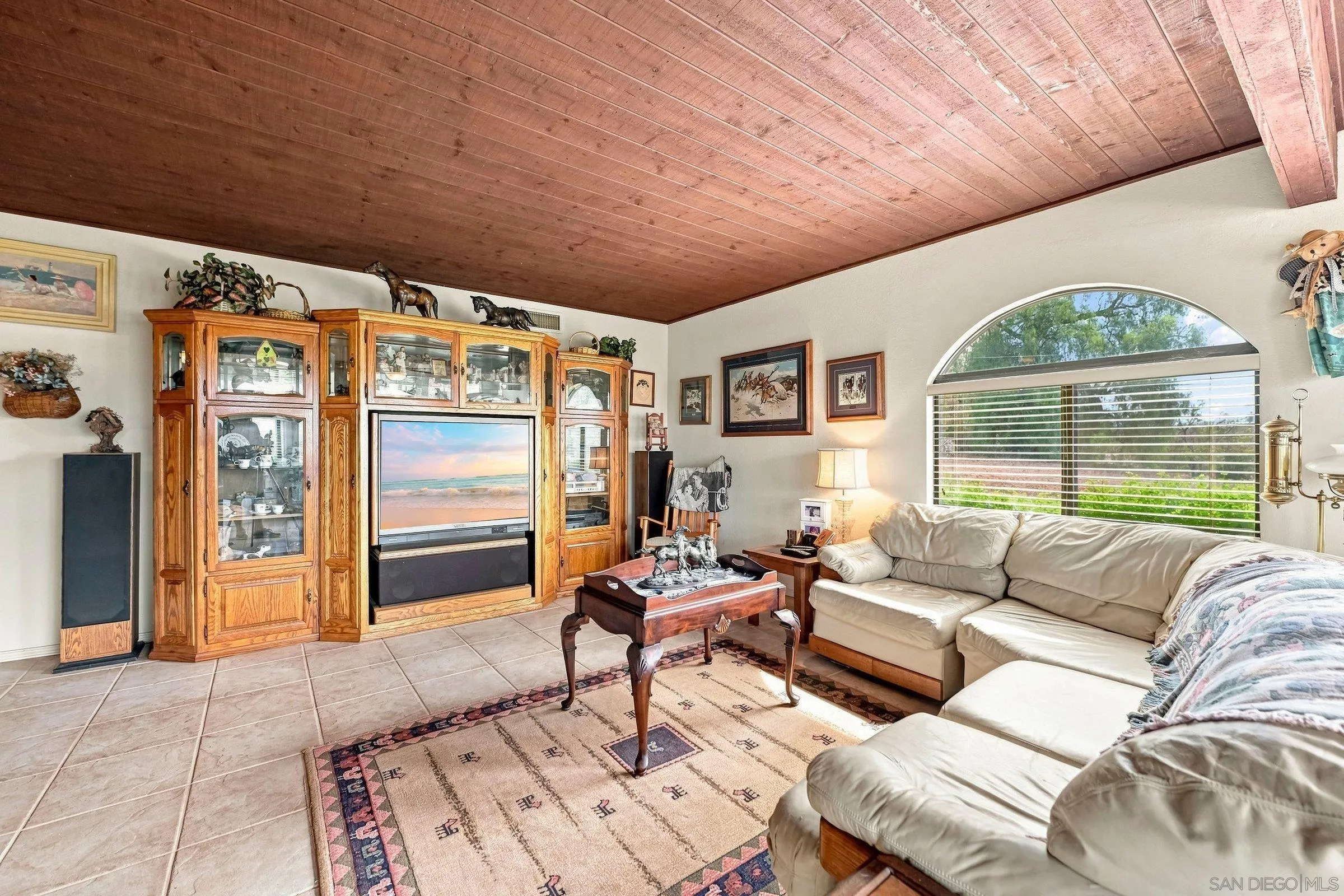 https://cdn.realtyfeed.com/cdn/127/260020020/ffdcc4e2b5a5a1674b5d9d91dd713d08.webp