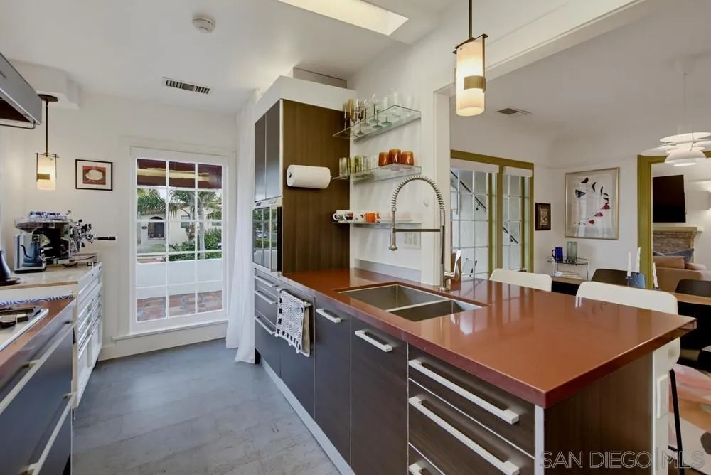 https://cdn.realtyfeed.com/cdn/127/260020021/0721d1e62fad2e1d386e6fa4d6244c3d.webp