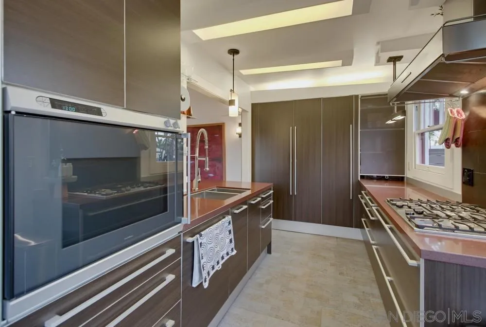 https://cdn.realtyfeed.com/cdn/127/260020021/238e256f922a43ffe621e9210eec2fb1.webp