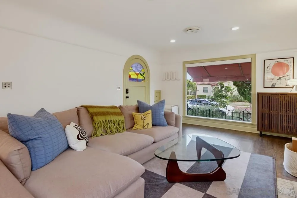 https://cdn.realtyfeed.com/cdn/127/260020021/6e381ff7a77f230b61c12e408c002bd7.webp