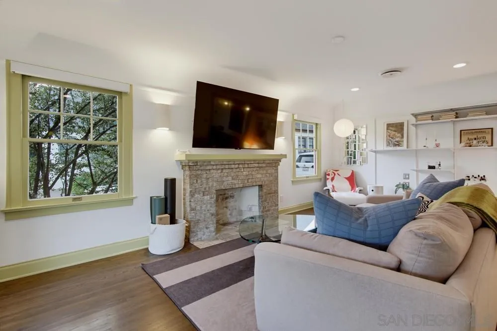 https://cdn.realtyfeed.com/cdn/127/260020021/86abf22aad0bf508c3f384c28730a889.webp