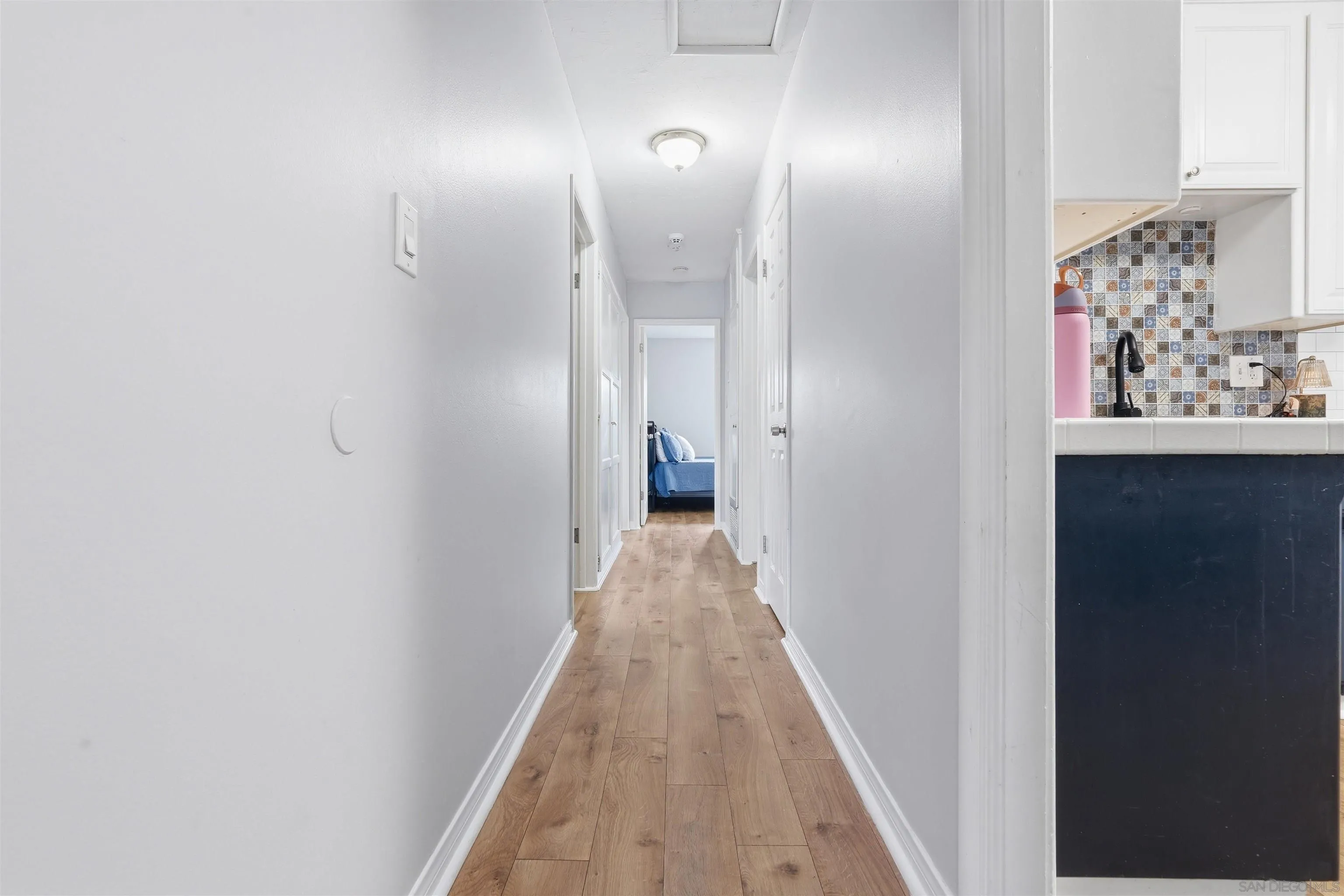 https://cdn.realtyfeed.com/cdn/127/260020022/323d6868c8bd682236b089137d3d22fd.webp