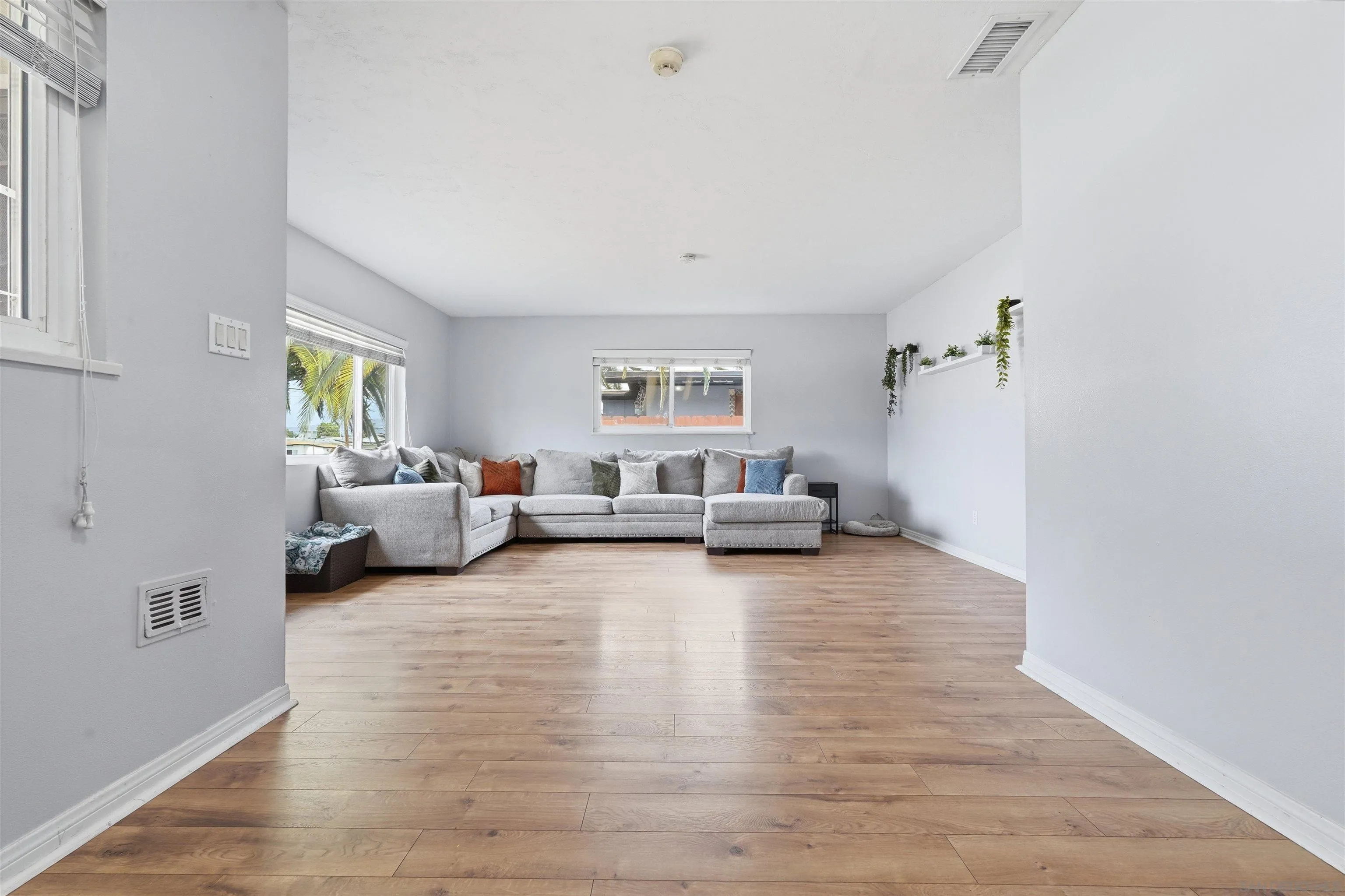 https://cdn.realtyfeed.com/cdn/127/260020022/5b48c2544d066f2c0ceae687e9186bb5.webp