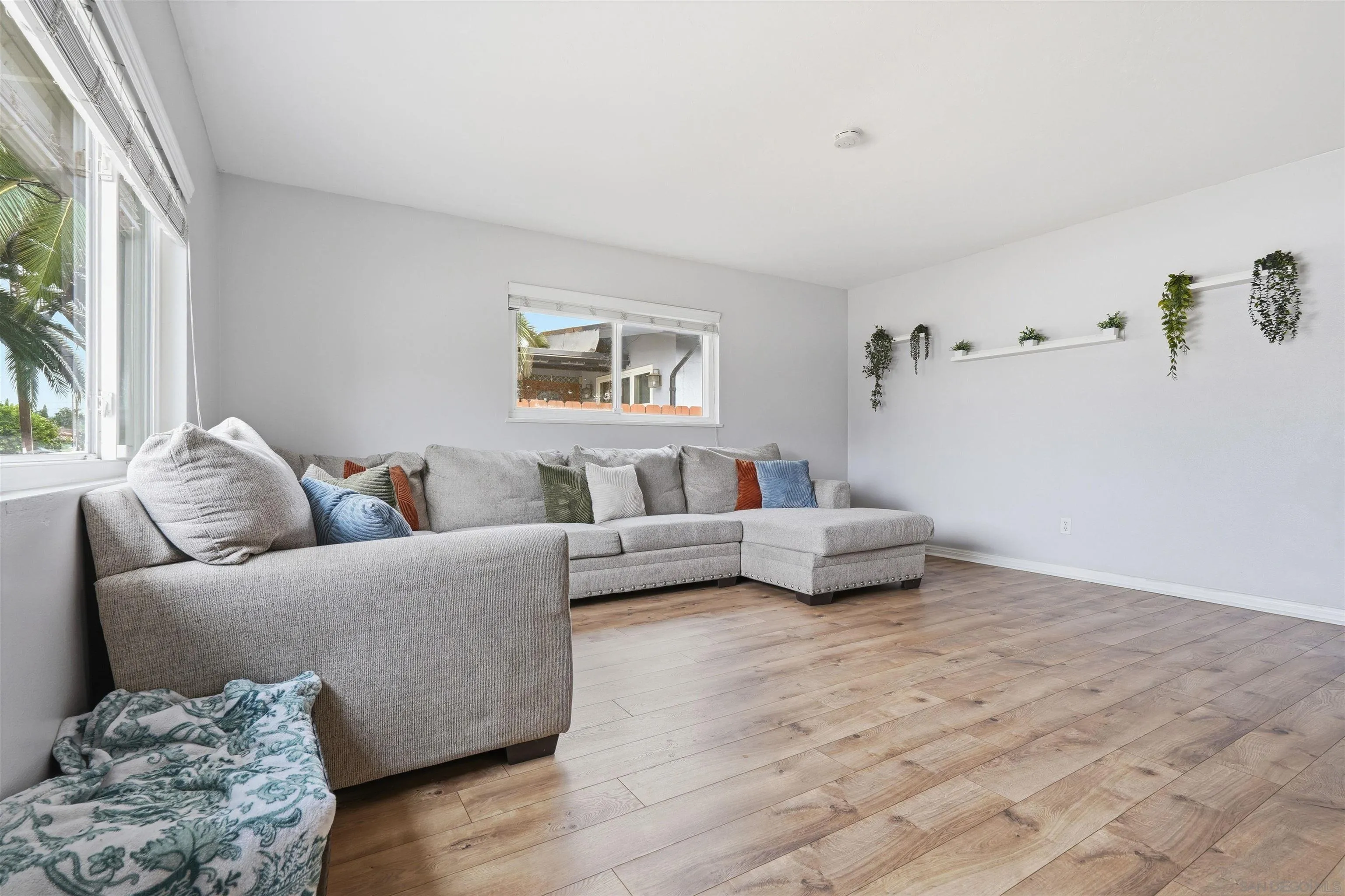 https://cdn.realtyfeed.com/cdn/127/260020022/c7556b6e45abf3df1b1843657fb448c8.webp