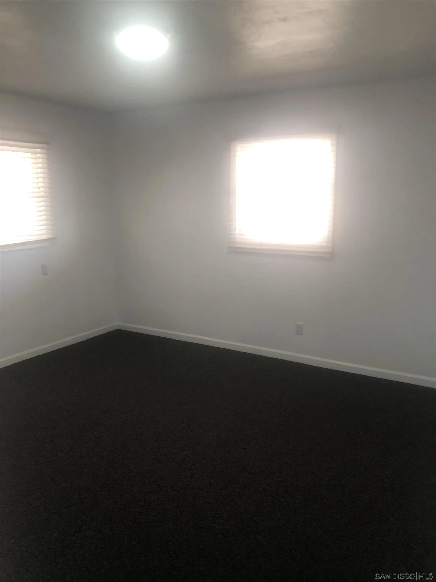 https://cdn.realtyfeed.com/cdn/127/260020024/7dbda8471bd8259660d90b12f243080a.webp