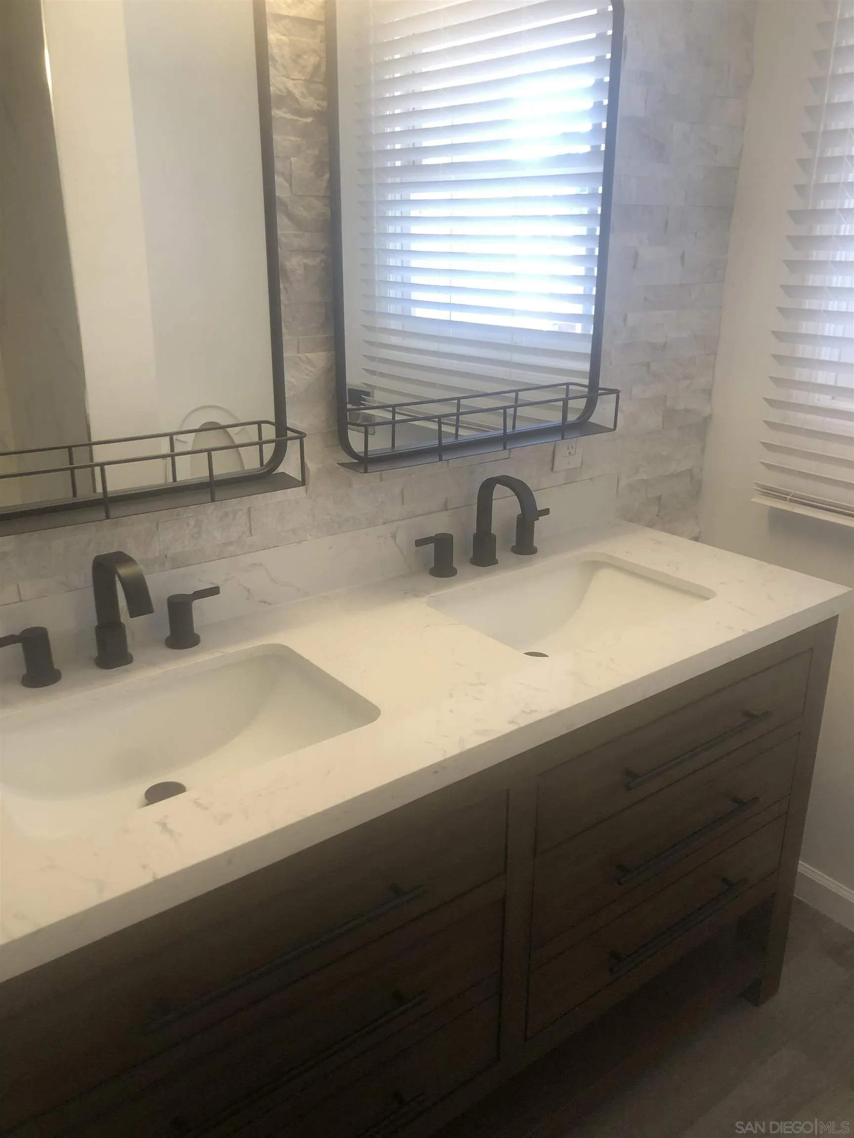 https://cdn.realtyfeed.com/cdn/127/260020024/fea6af75cfc95514b076812415d09083.webp