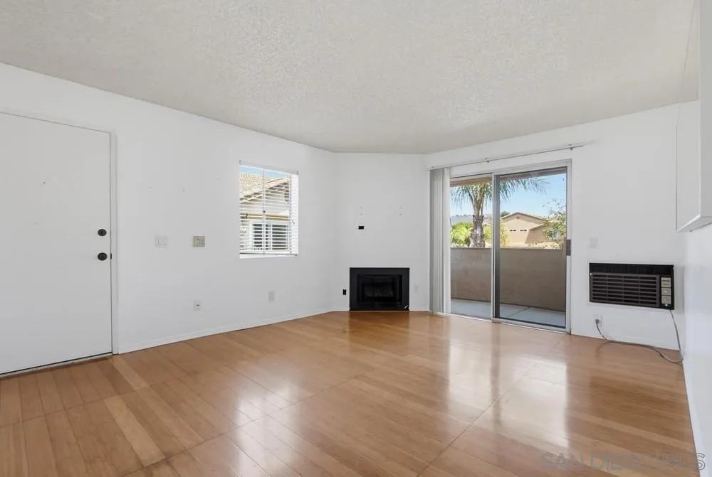 https://cdn.realtyfeed.com/cdn/127/260020025/f529005dc8af16a7bcddaeb00349622b.webp