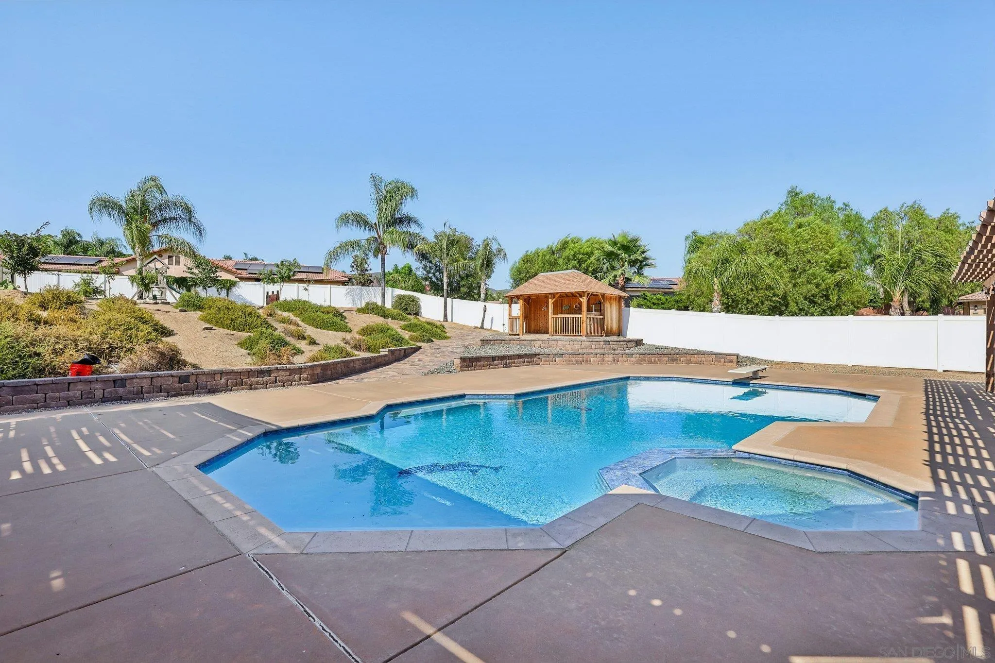 https://cdn.realtyfeed.com/cdn/127/260020029/08affe42849313283de6bc56a0a339f6.webp
