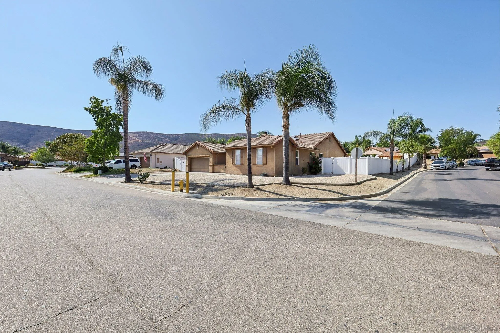 https://cdn.realtyfeed.com/cdn/127/260020029/12961fef025a27d84b24fd495586ddad.webp