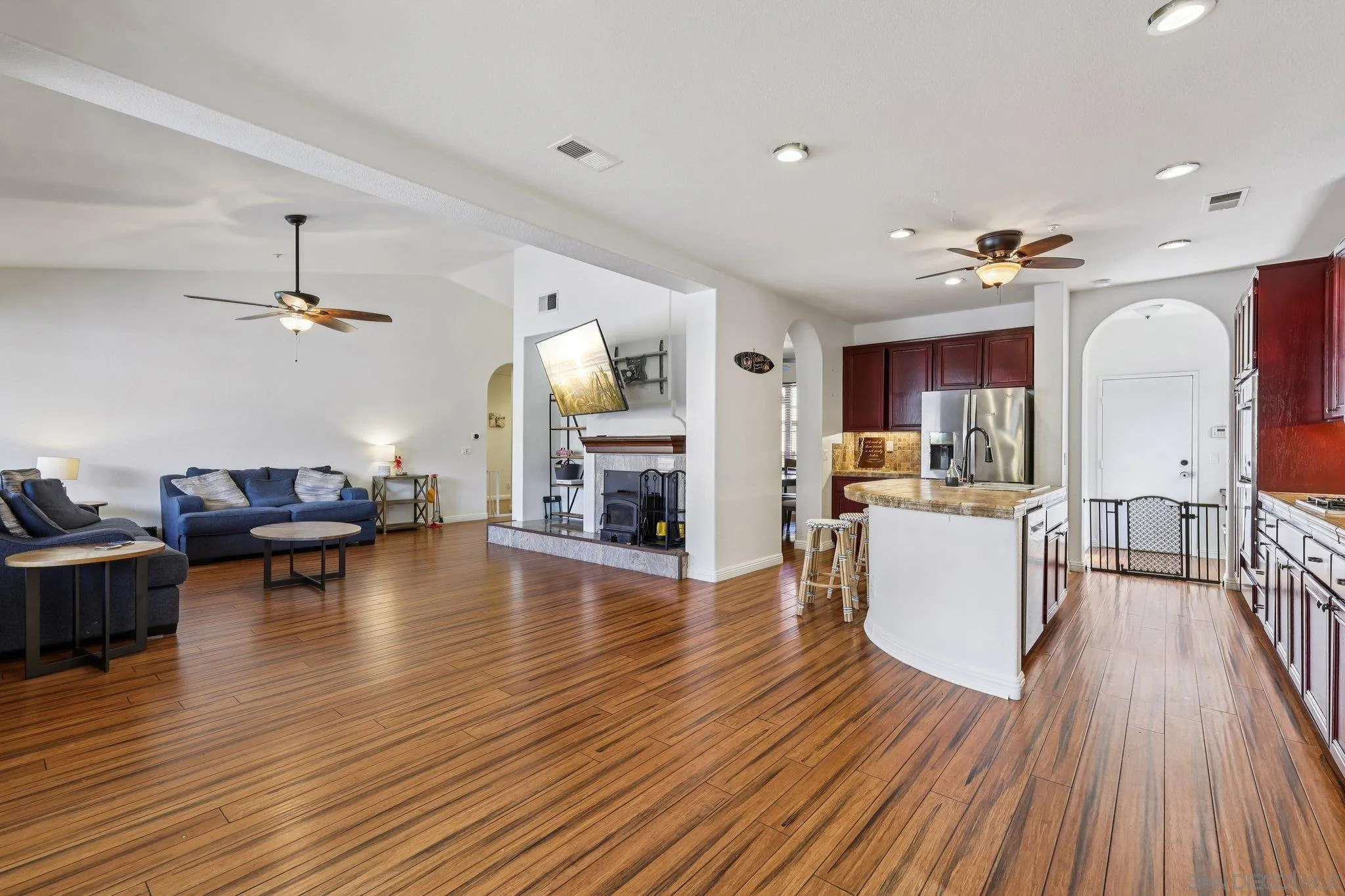 https://cdn.realtyfeed.com/cdn/127/260020029/22c822beff0aa7f4e562c22b1d2c23da.webp