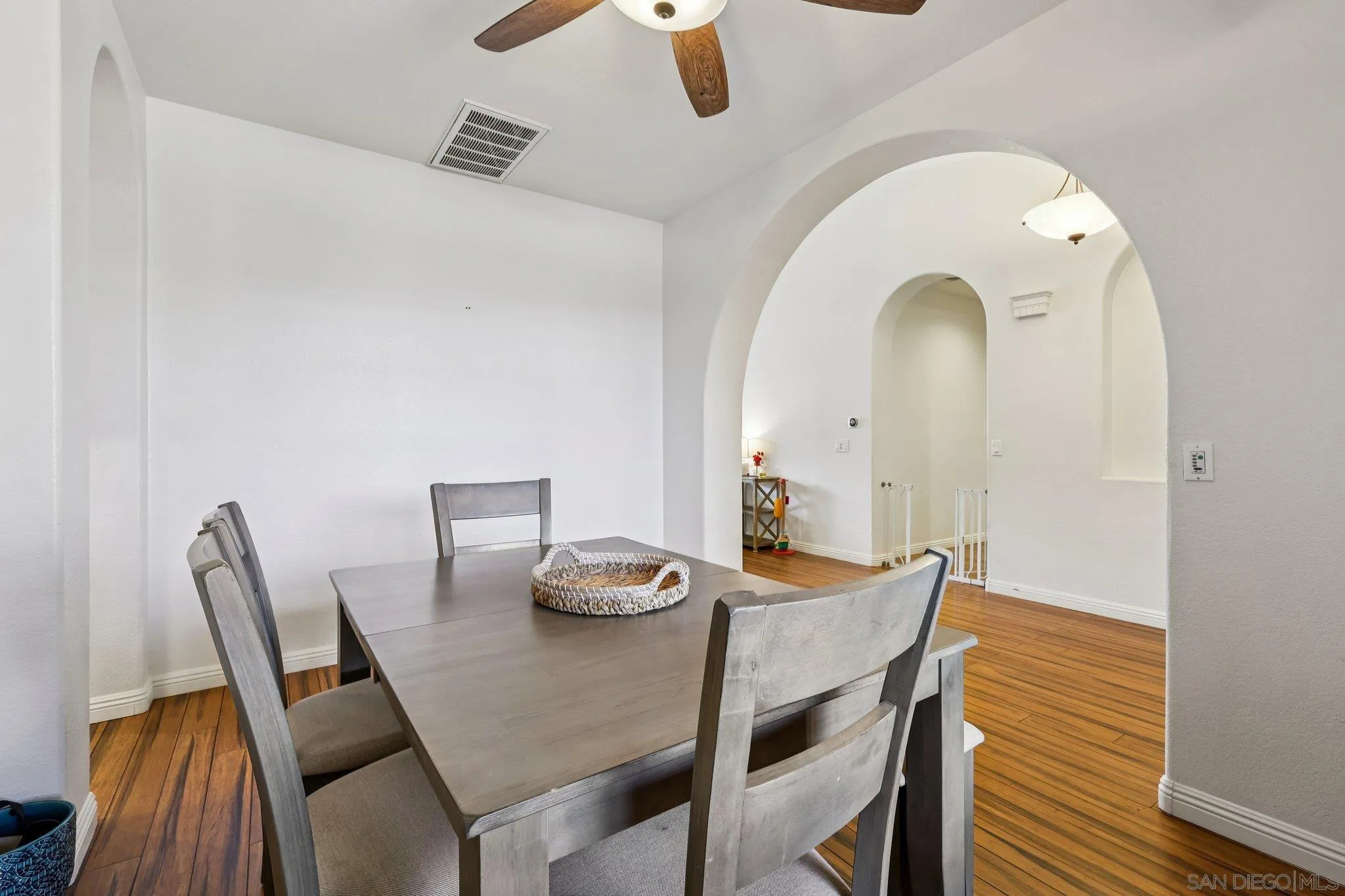 https://cdn.realtyfeed.com/cdn/127/260020029/44f0ff61cccc3652dad502a54a2506b8.webp
