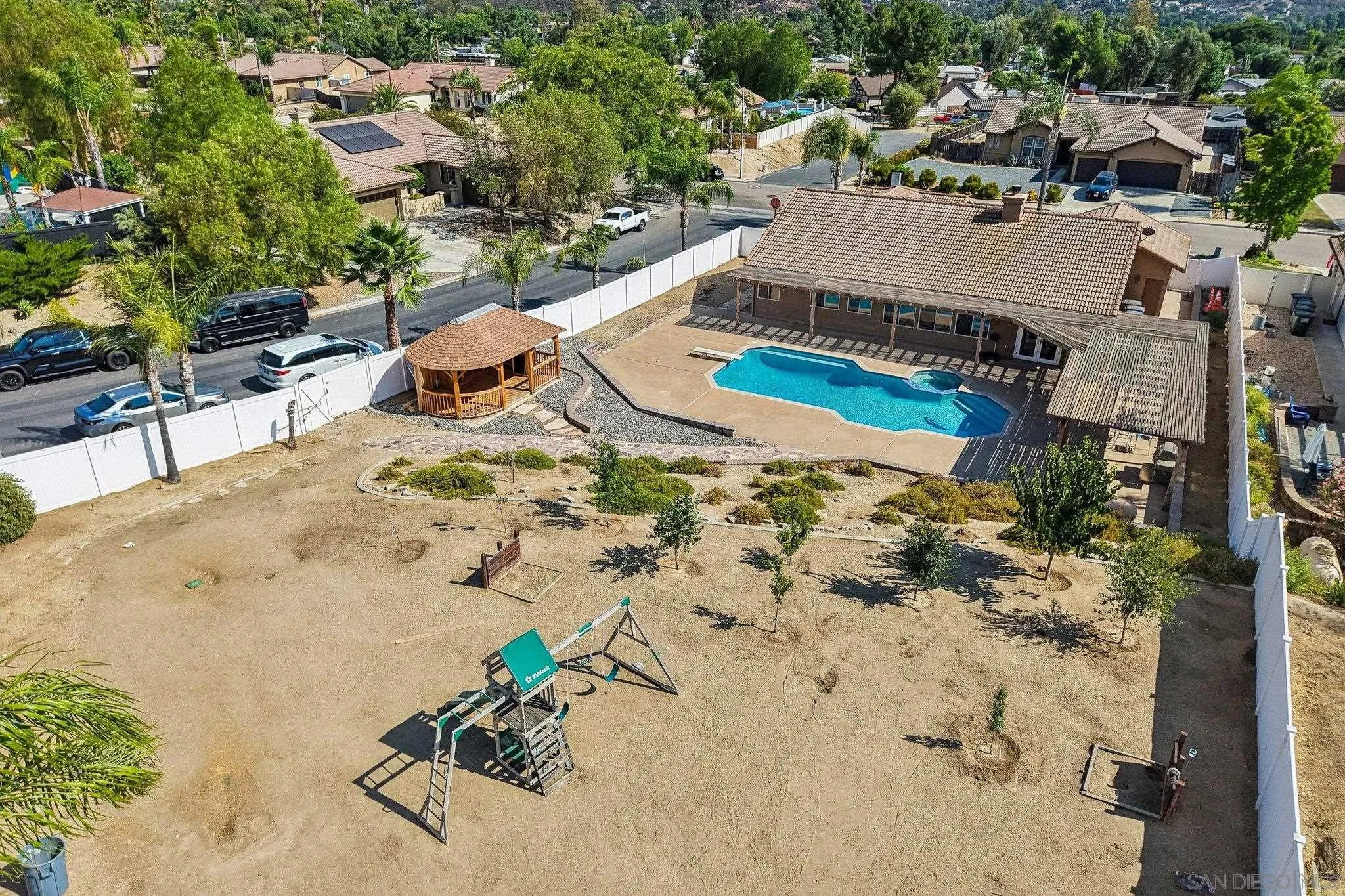 https://cdn.realtyfeed.com/cdn/127/260020029/5c2ee213b78206ba89ec8cd679d85769.webp